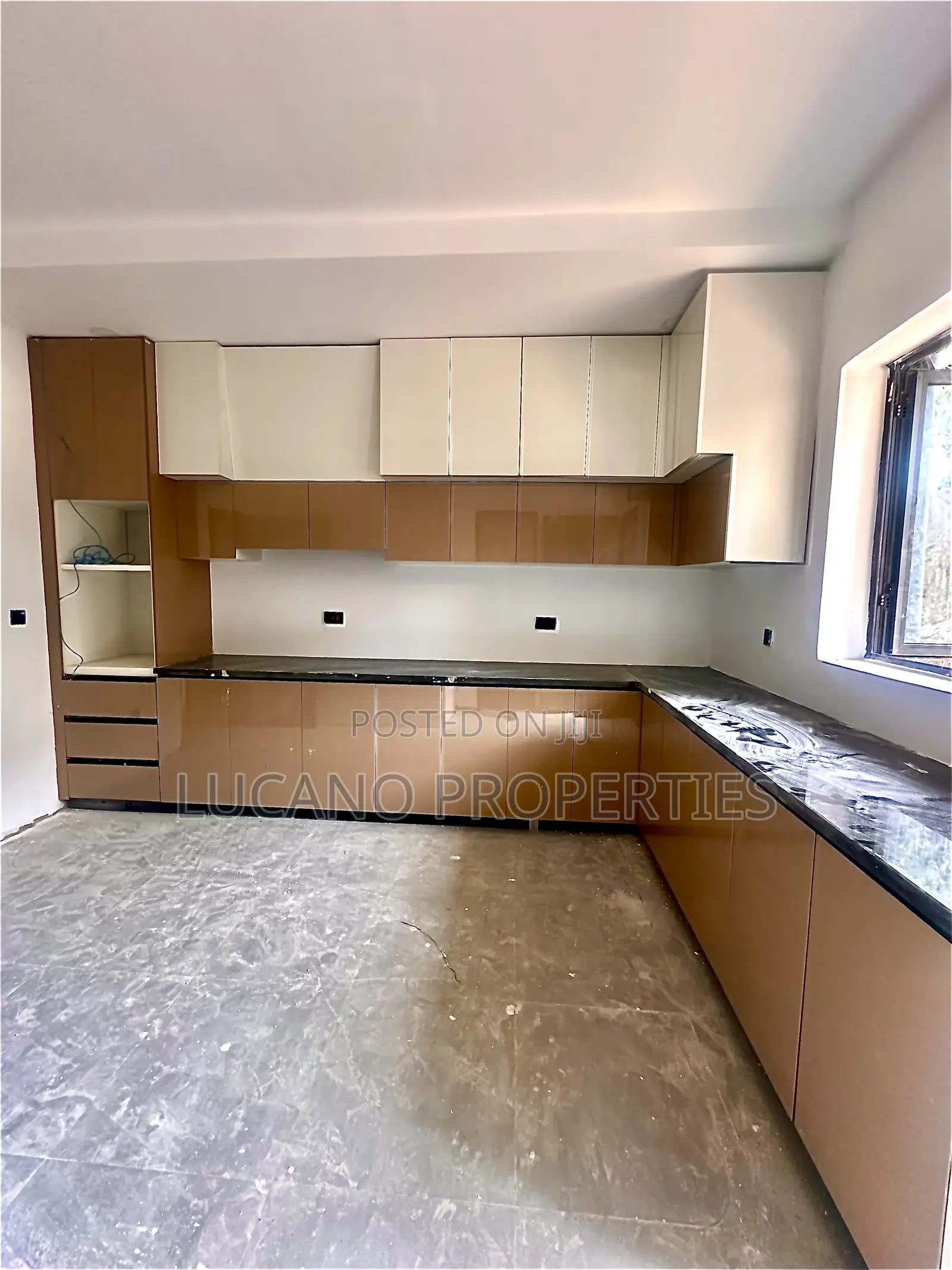 5bdrm Duplex in Maitama District for sale in Maitama