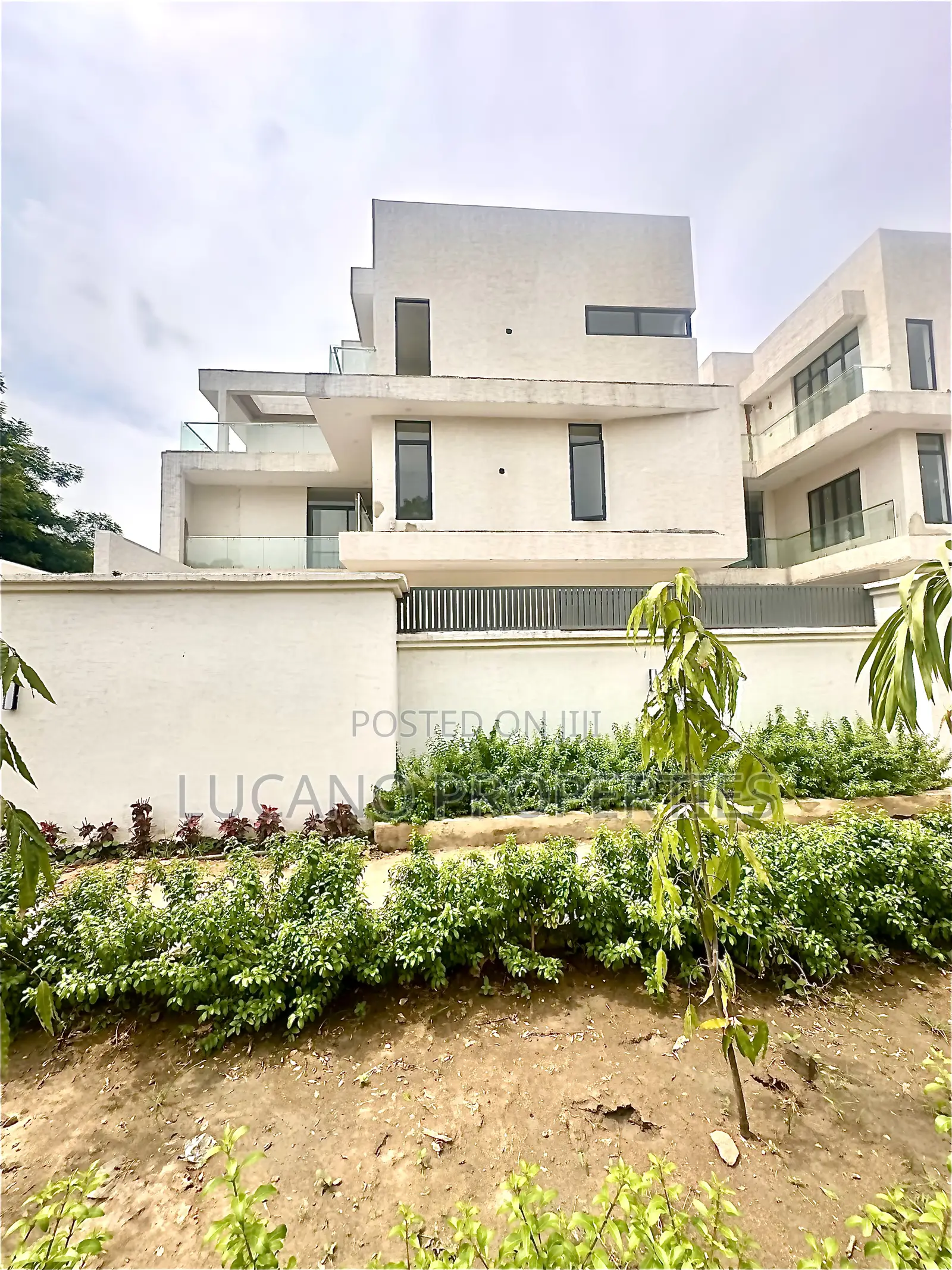 5bdrm Duplex in Maitama District for sale in Maitama