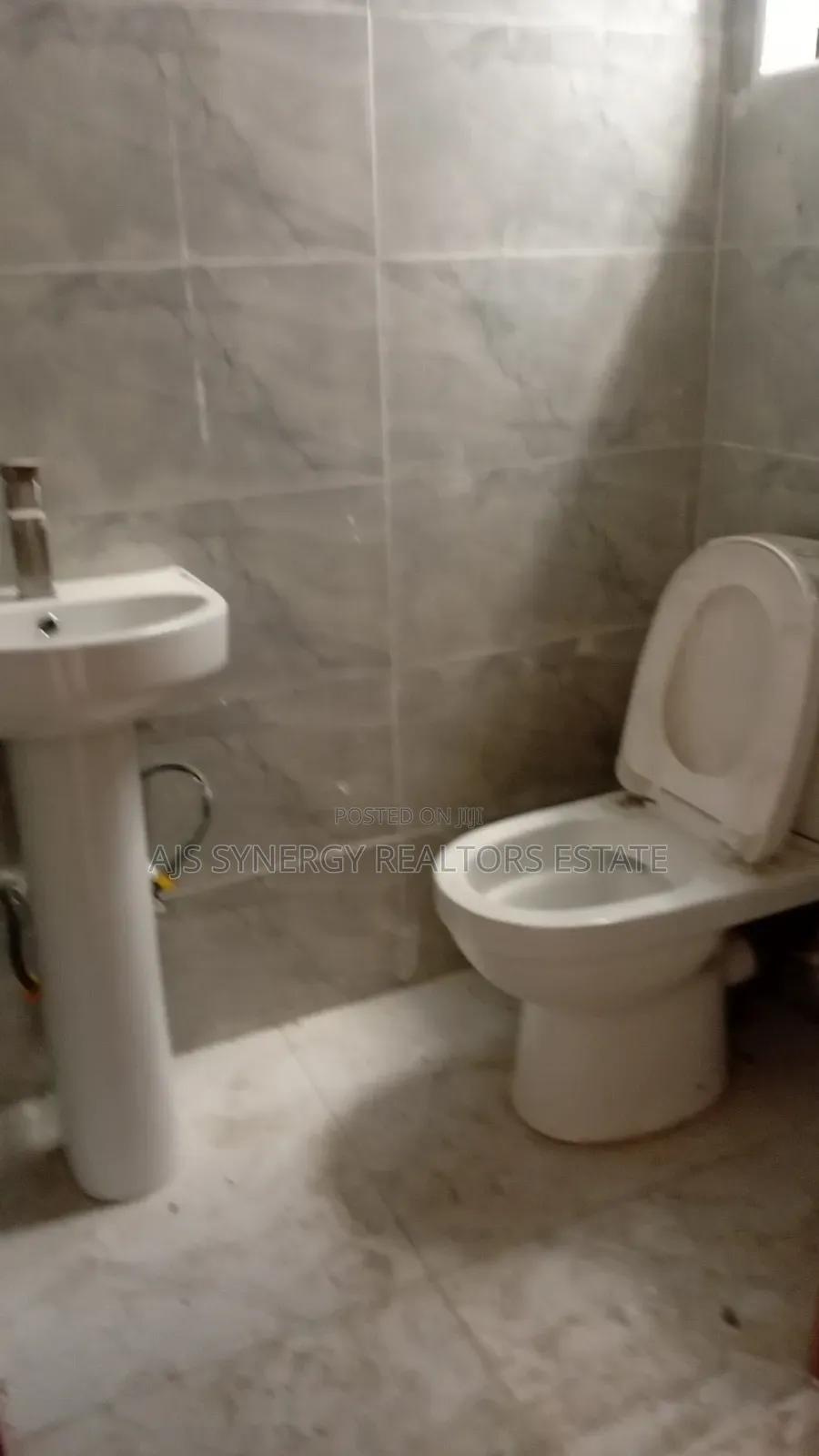 4bdrm Duplex in Ikota for sale in Ikota