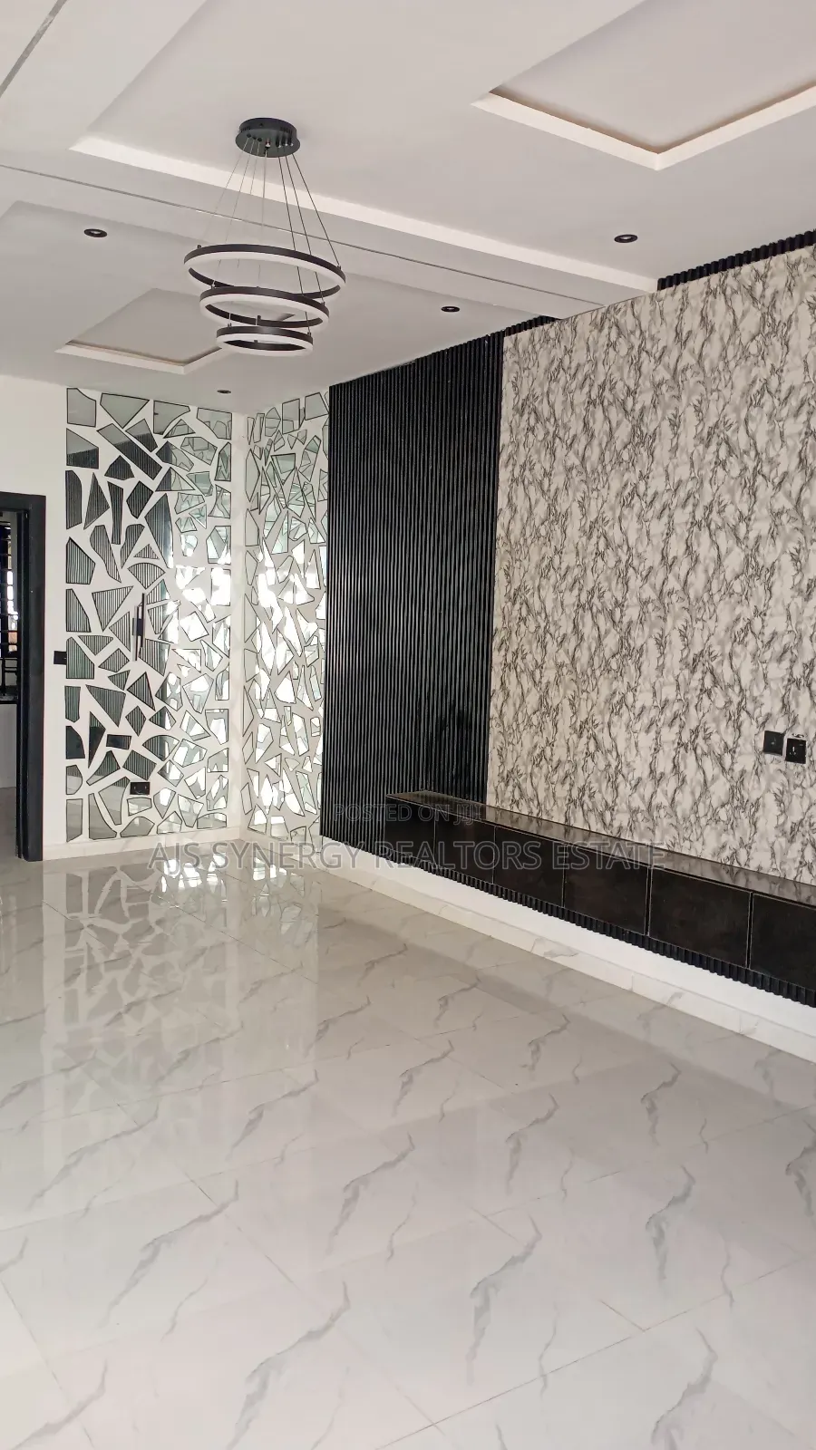 3bdrm Duplex in Ikota for sale in Ikota