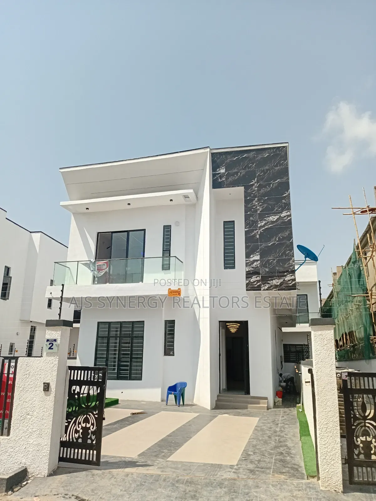 5bdrm Duplex in Ikota for sale in Ikota