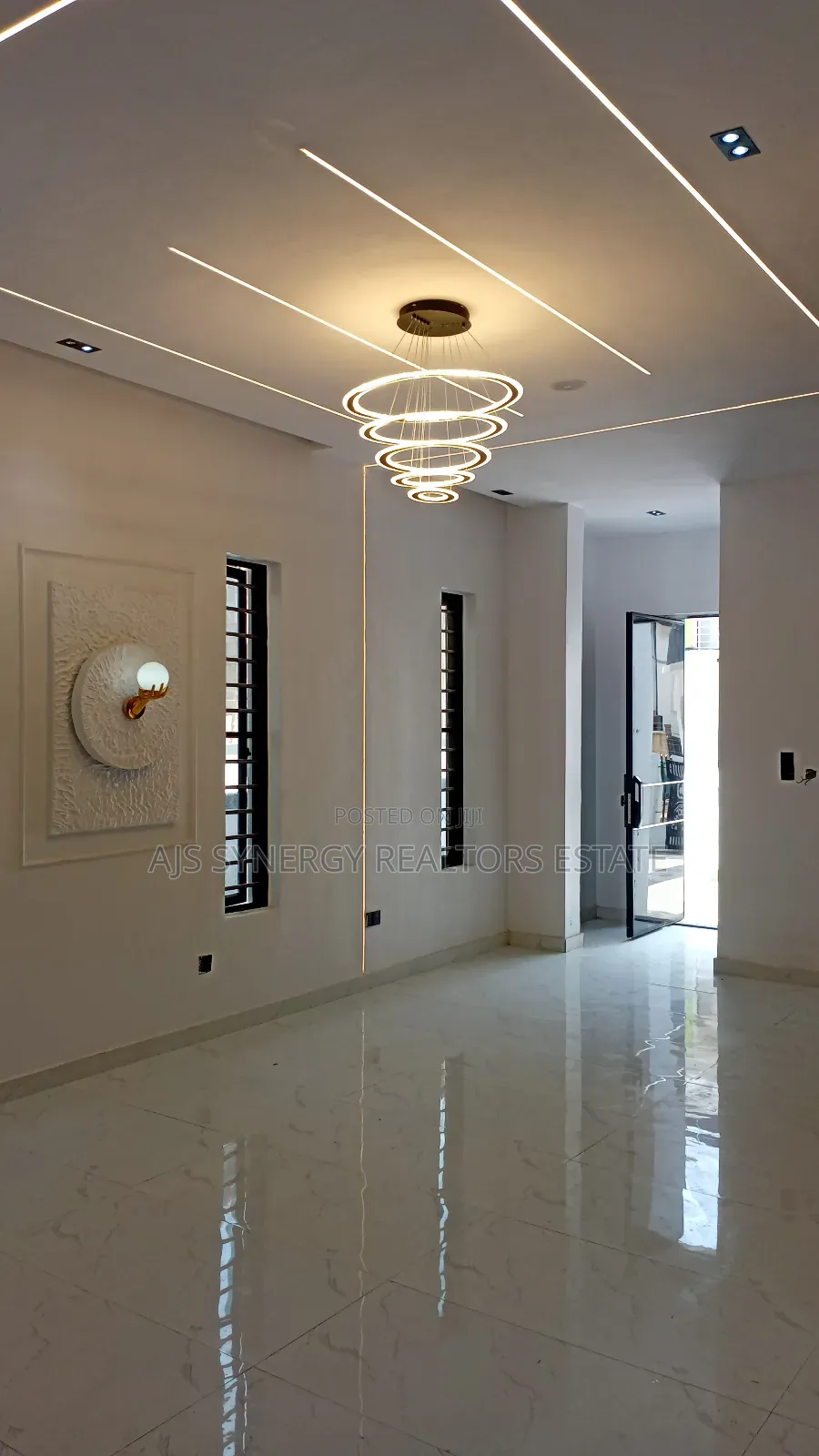5bdrm Duplex in Ikota for sale in Ikota