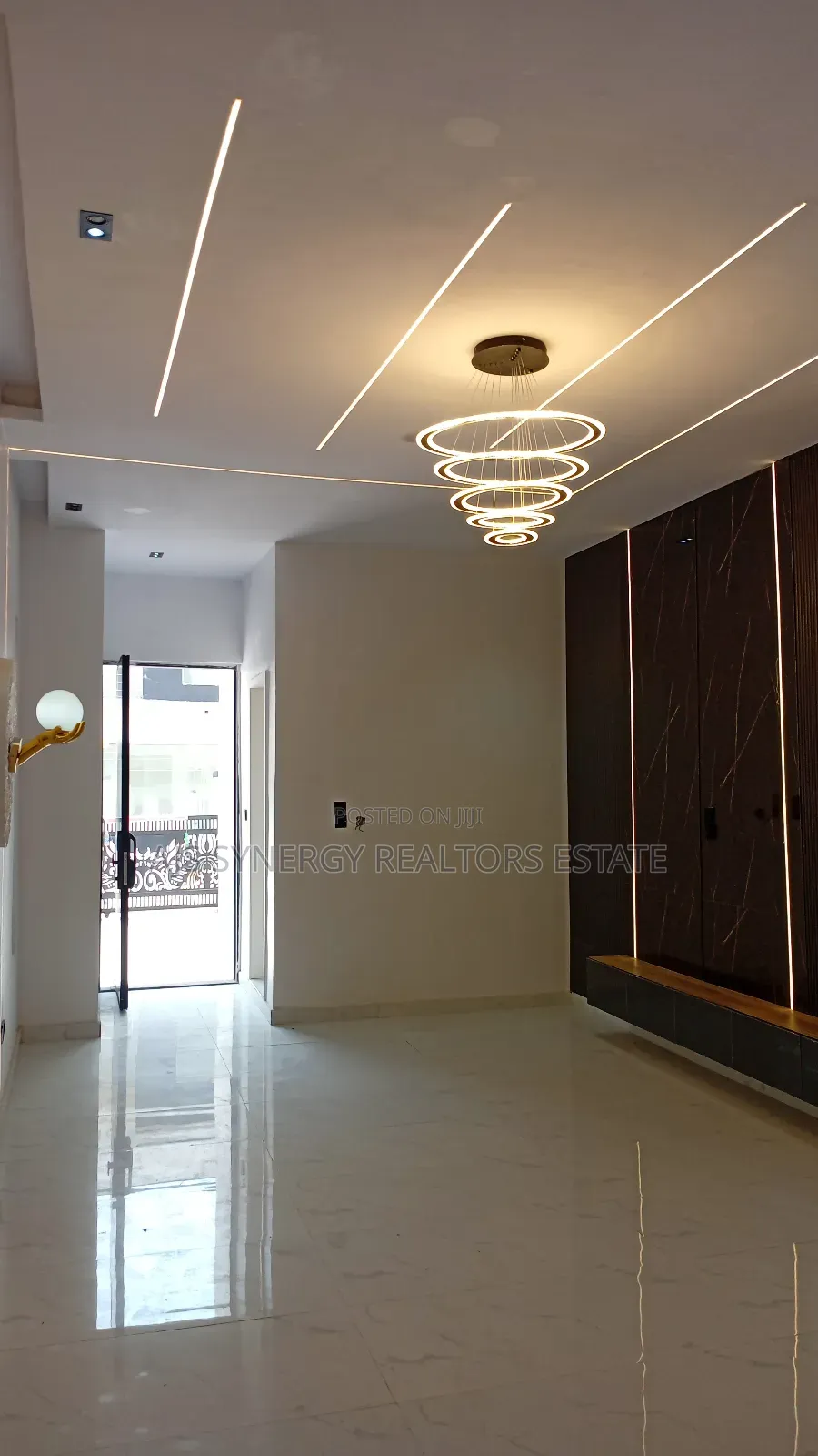5bdrm Duplex in Ikota for sale in Ikota