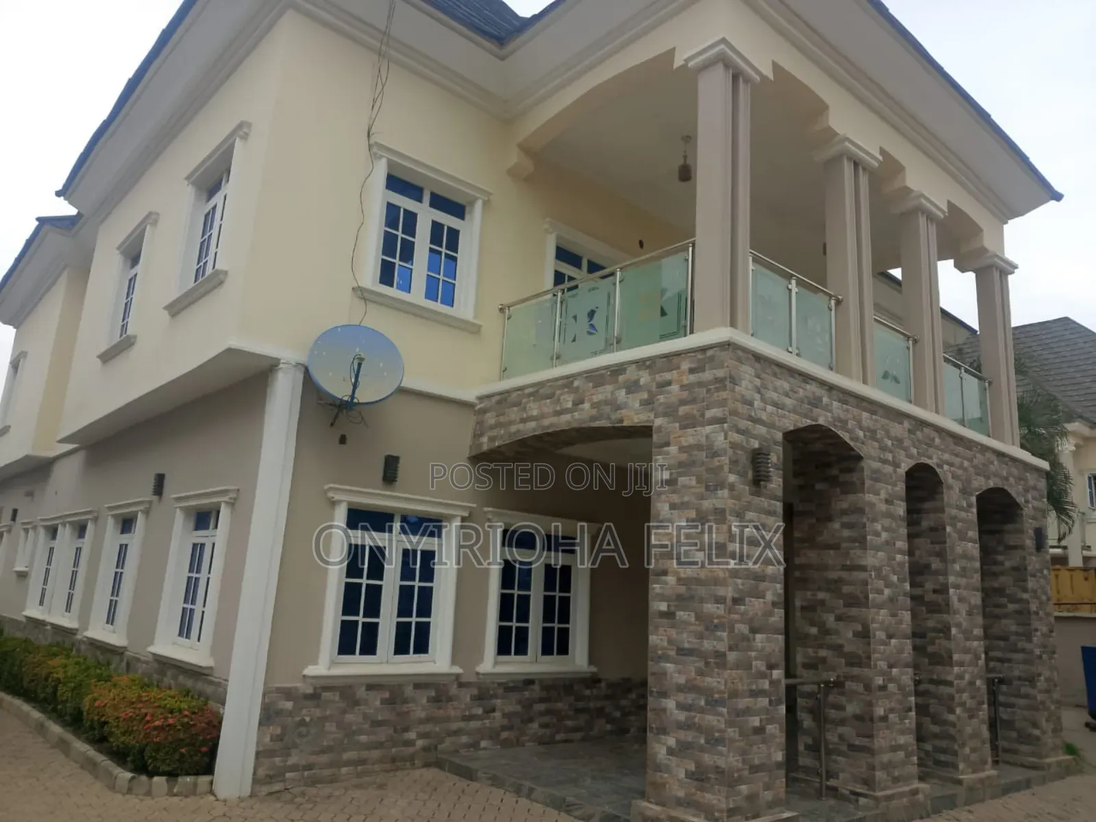 6bdrm Duplex in C.R.D City Airport, Lugbe District for rent in Lugbe District