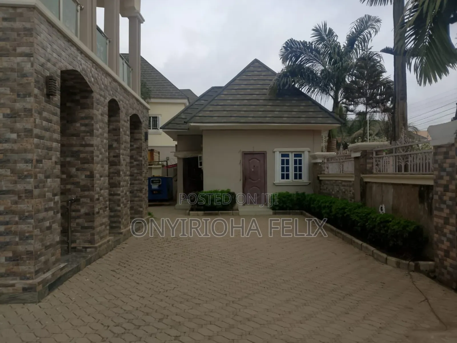 6bdrm Duplex in C.R.D City Airport, Lugbe District for rent in Lugbe District