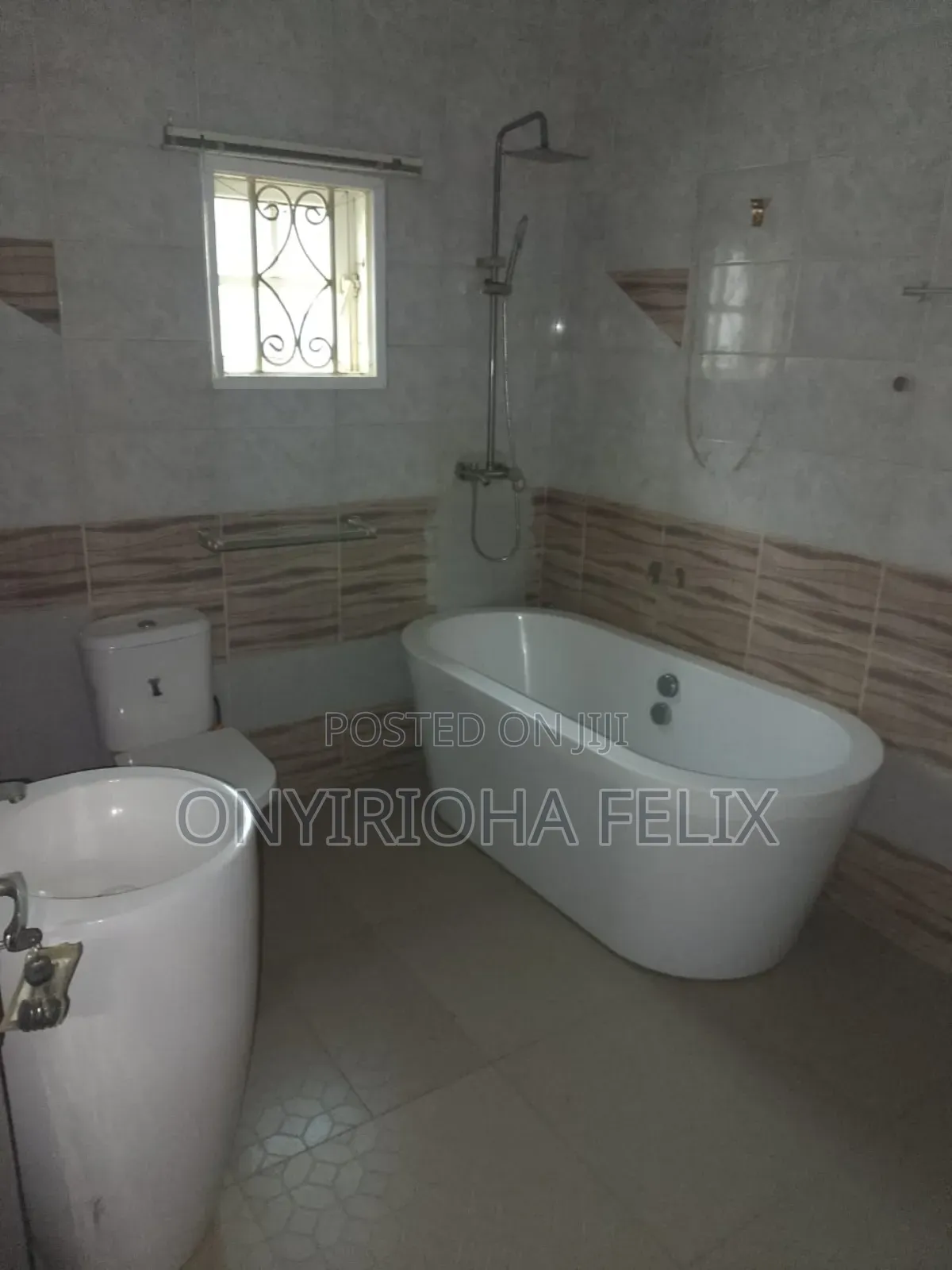 6bdrm Duplex in C.R.D City Airport, Lugbe District for rent in Lugbe District