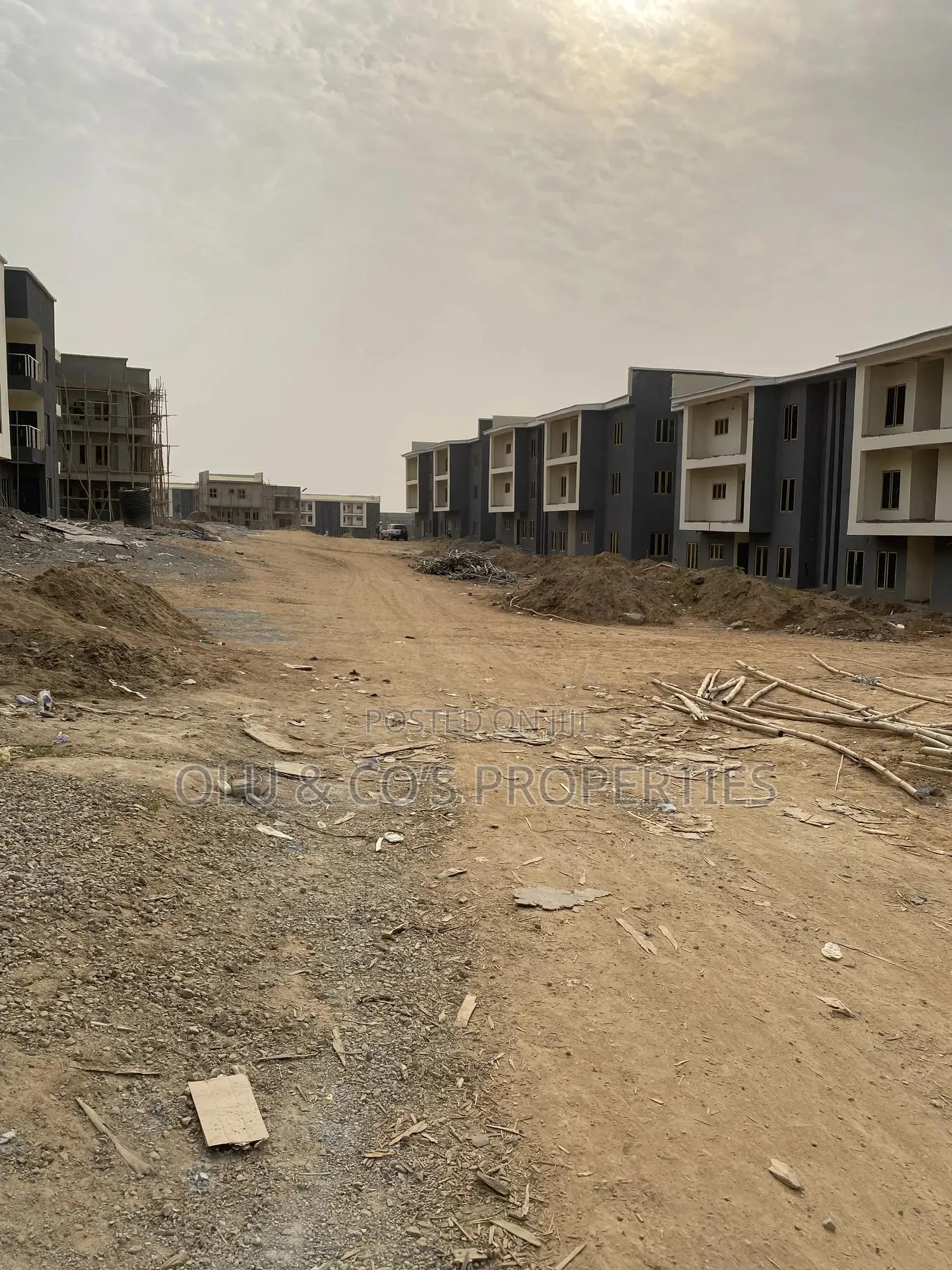 2bdrm Block of Flats in An Estate, Kiami for sale in Kiami