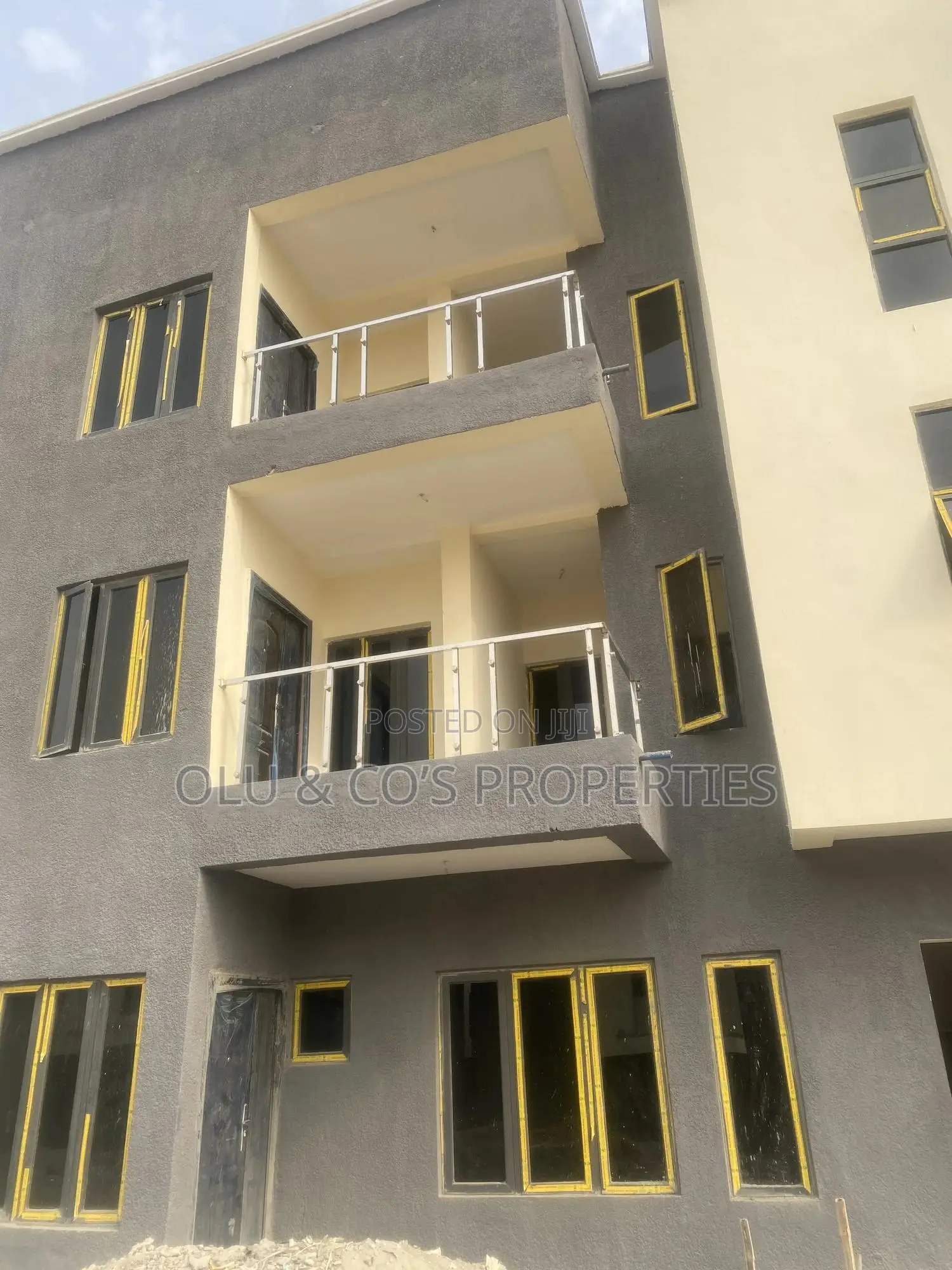 2bdrm Block of Flats in An Estate, Kiami for sale in Kiami