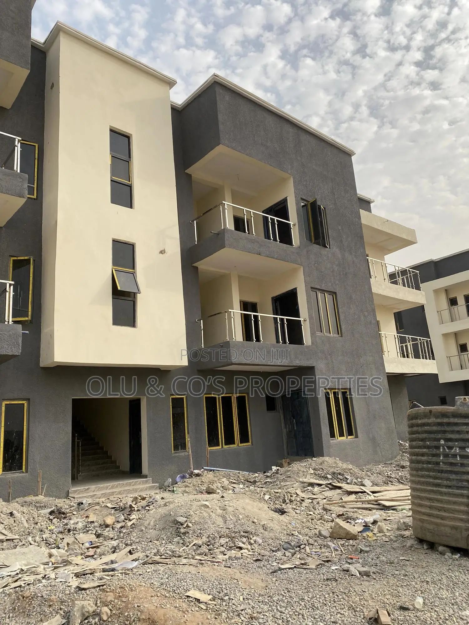 2bdrm Block of Flats in An Estate, Kiami for sale in Kiami