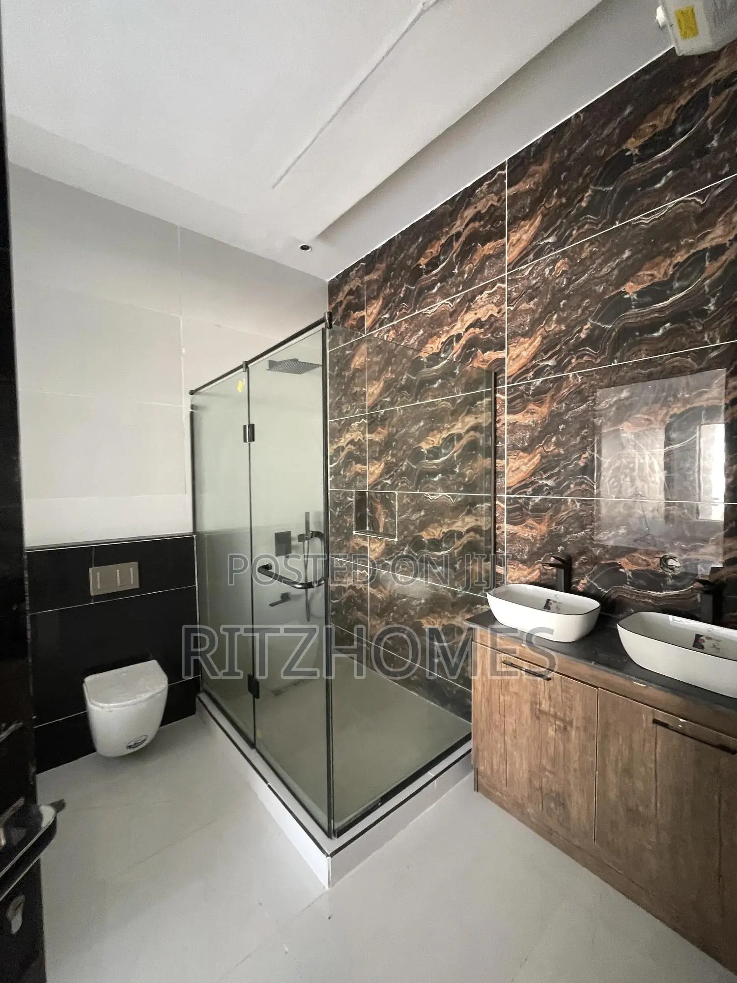 5bdrm Duplex in Lekki for sale in Lekki