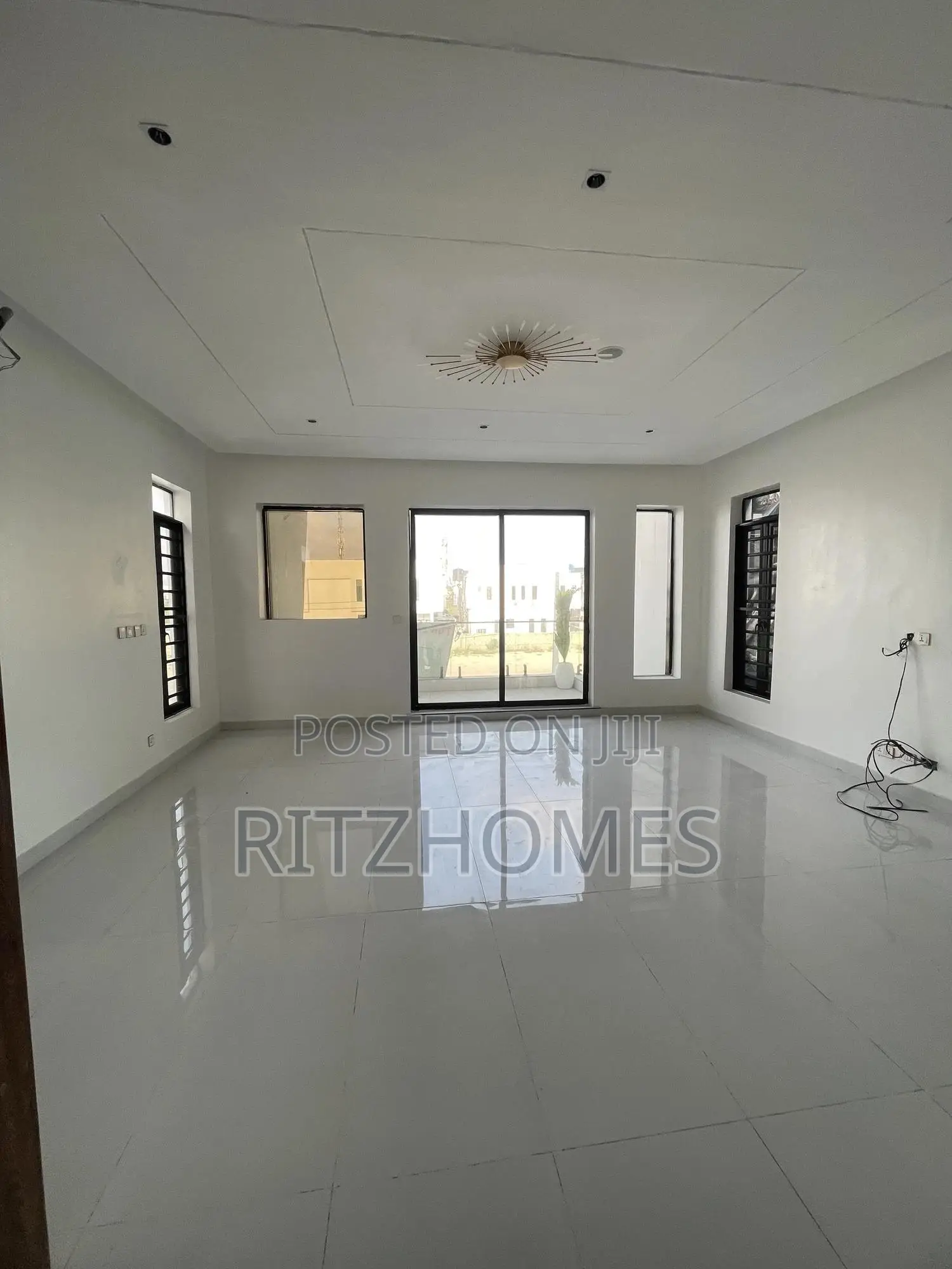 5bdrm Duplex in Lekki for sale in Lekki