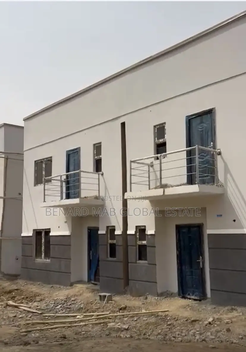 4bdrm Duplex in Mab Gobal Estate, Life Camp for sale in Life Camp