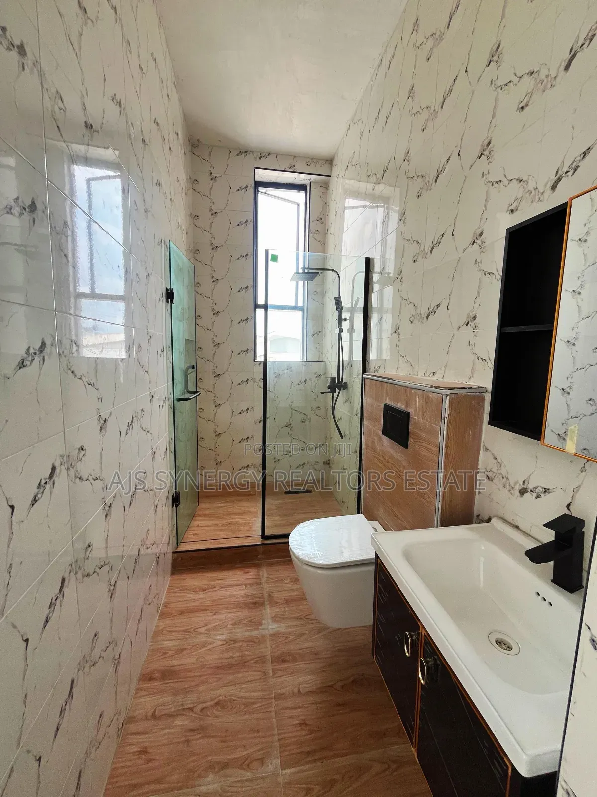 4bdrm Duplex in Ikota for sale in Ikota
