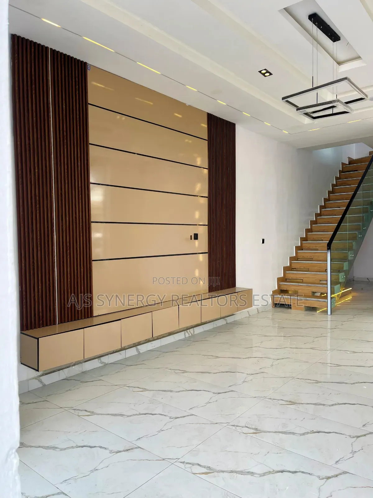 4bdrm Duplex in Ikota for sale in Ikota