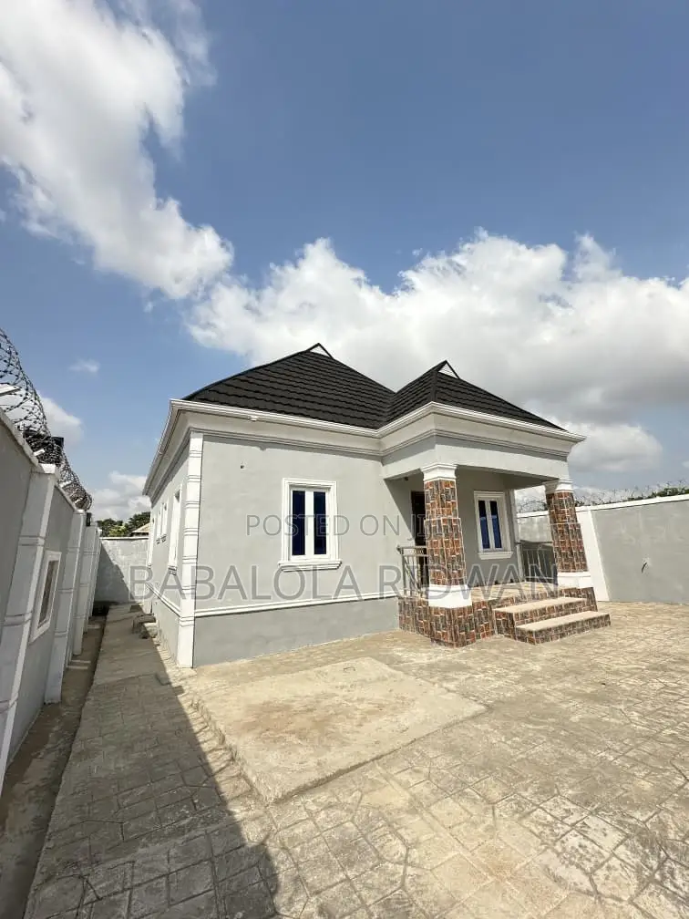 2bdrm Bungalow in Peace Estate, Jericho for sale in Jericho
