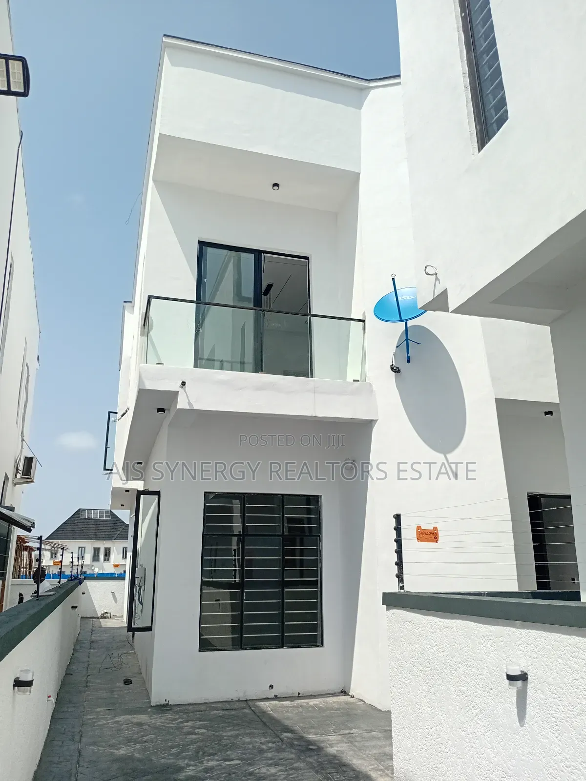 4bdrm Duplex in Ikota for sale in Ikota