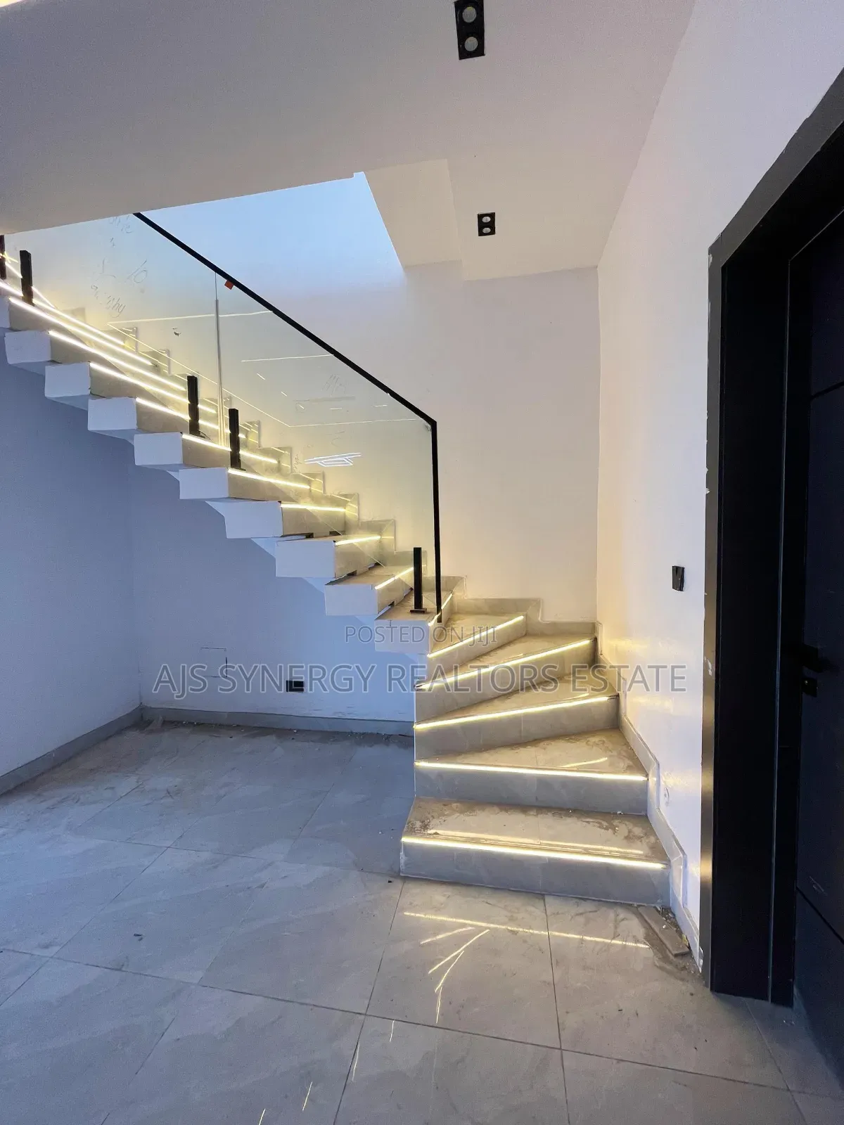 4bdrm Duplex in Ikota for sale in Ikota