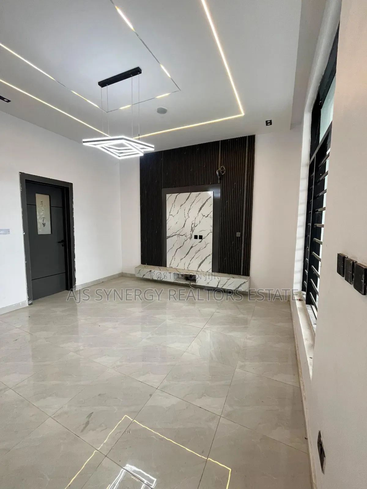 4bdrm Duplex in Ikota for sale in Ikota
