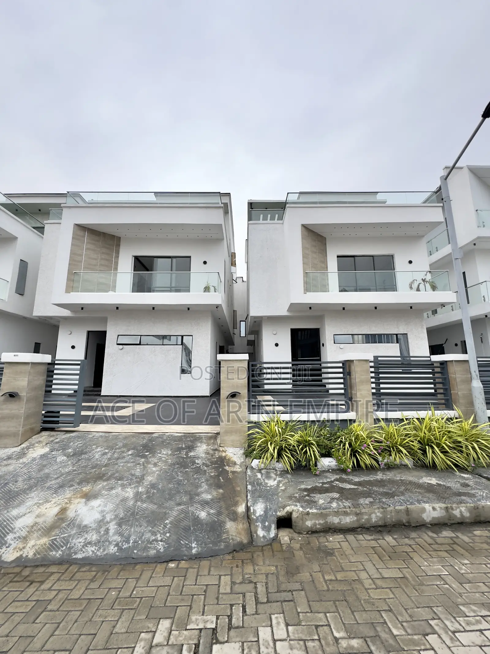 5bdrm Duplex in Osapa London for sale in Osapa london