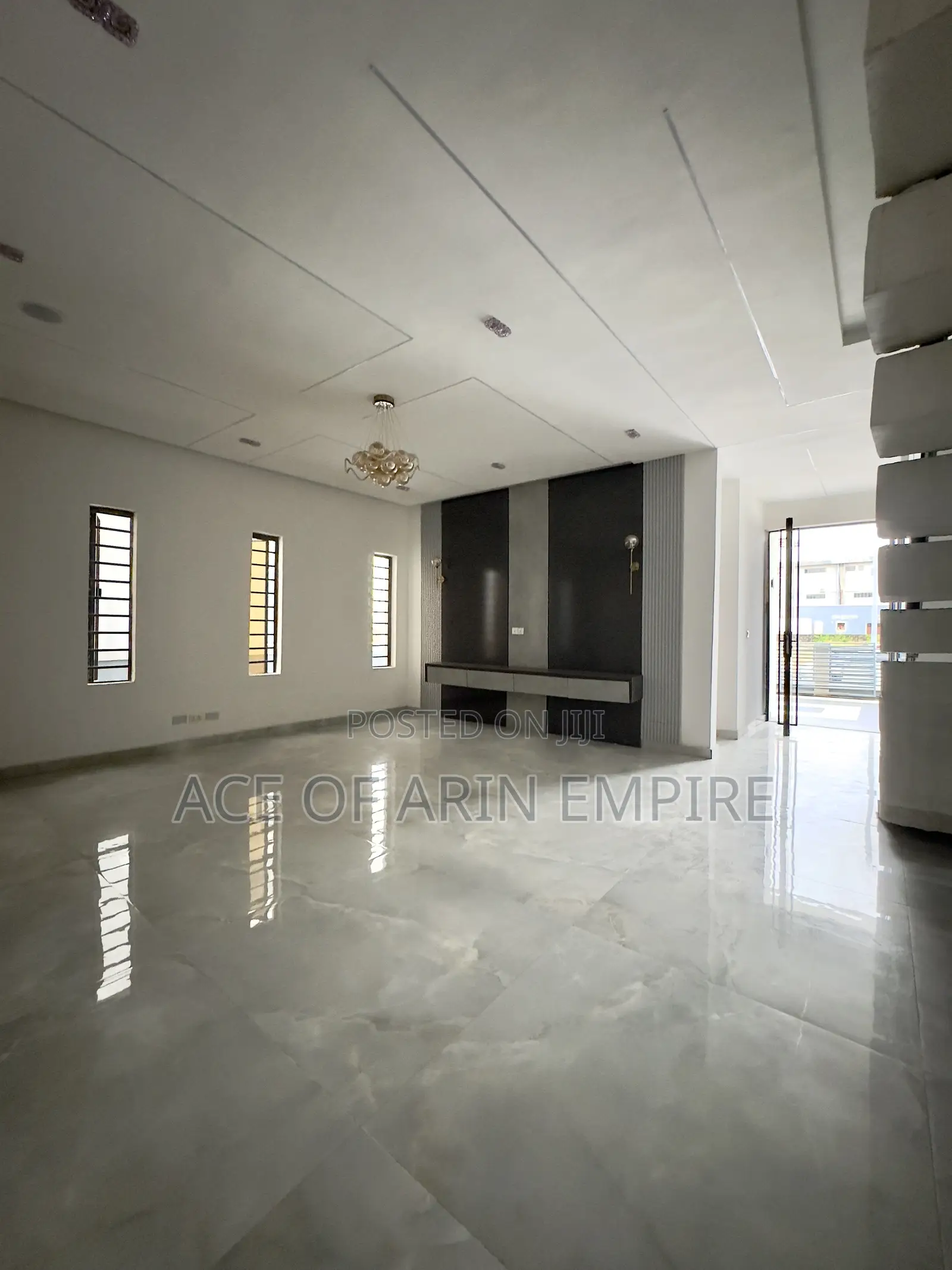 5bdrm Duplex in Osapa London for sale in Osapa london