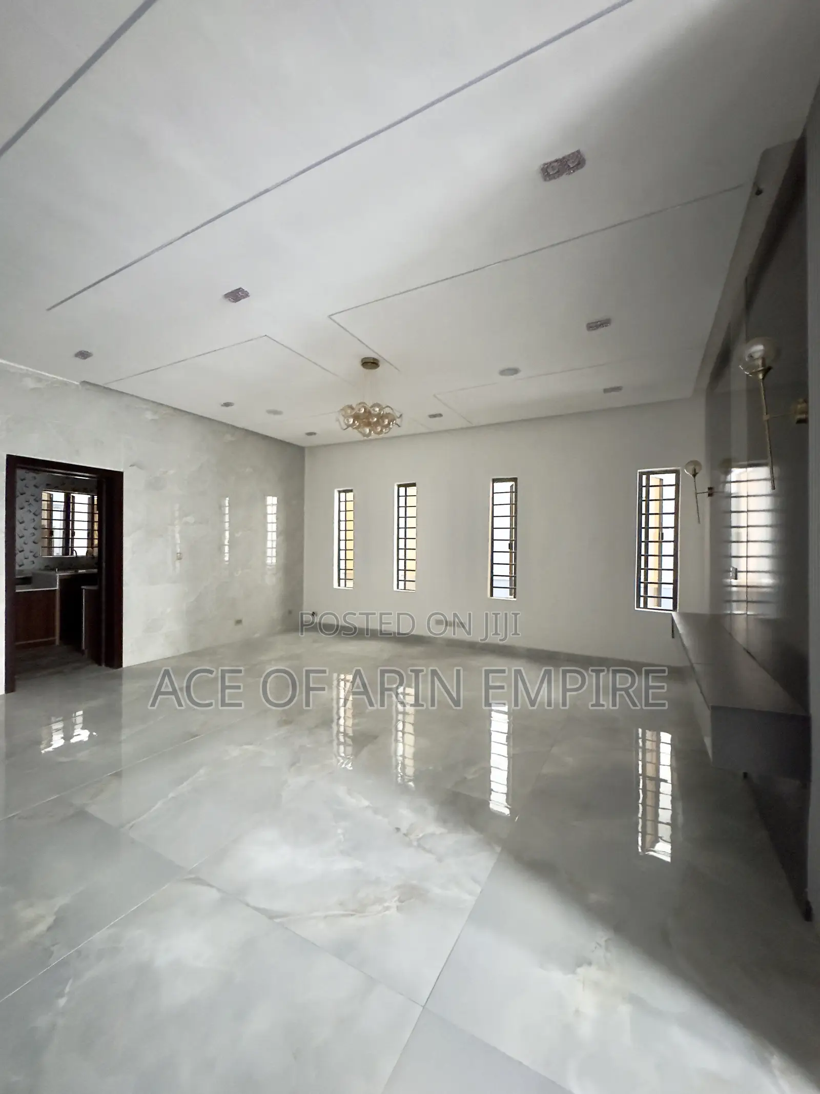 5bdrm Duplex in Osapa London for sale in Osapa london