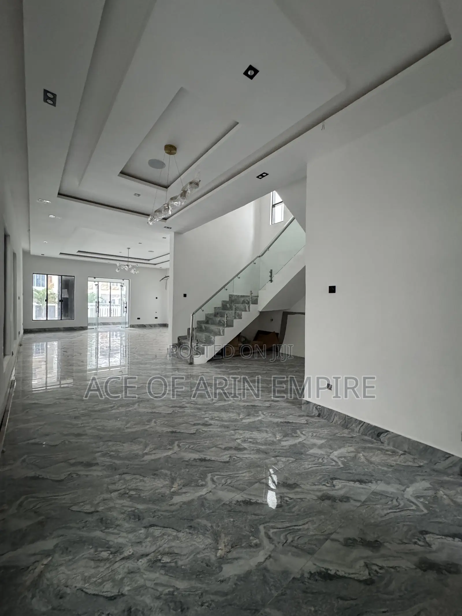 5bdrm Duplex in Osapa London for sale in Osapa london