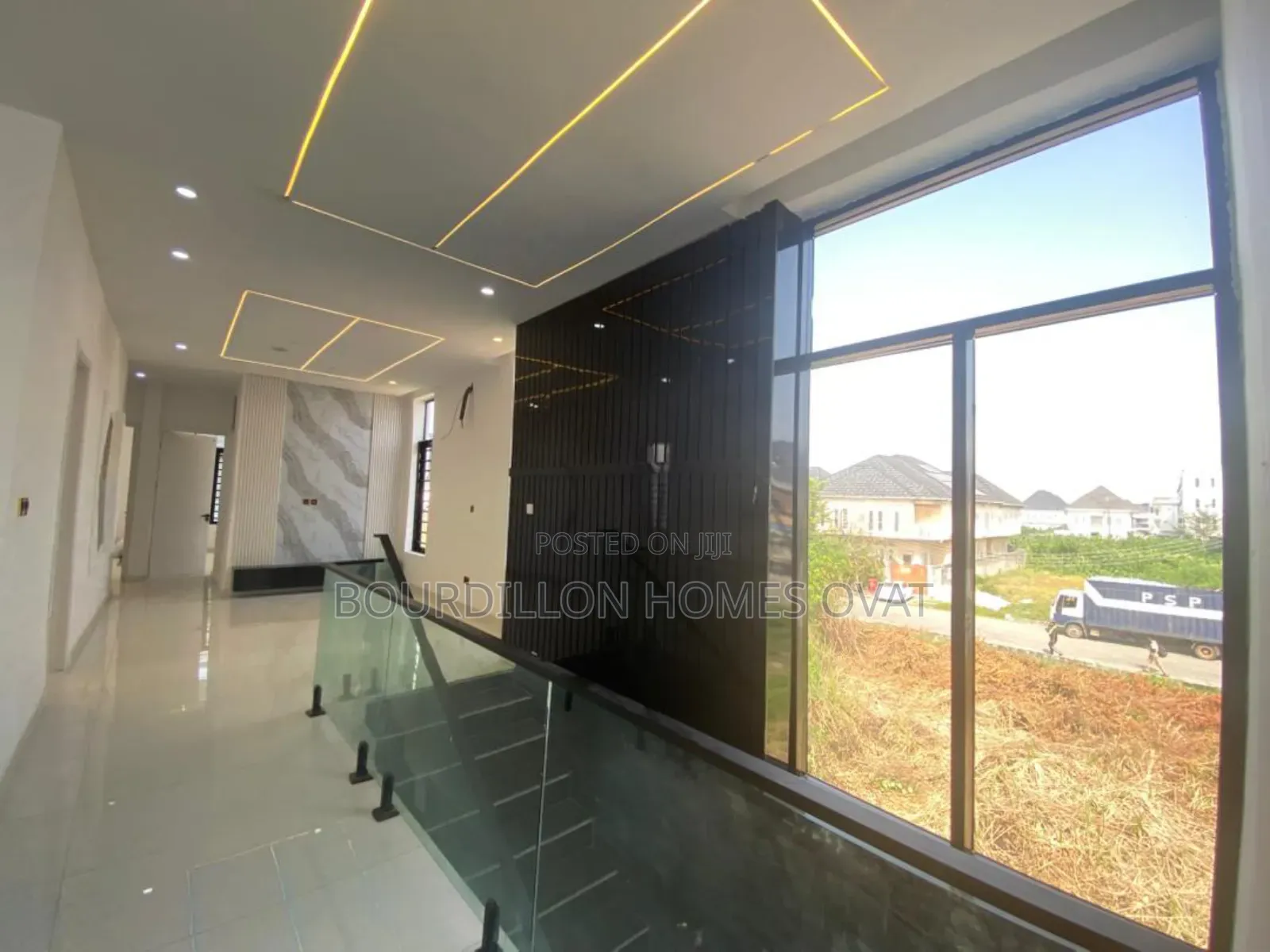 5bdrm Duplex in Chevron Toll Gate for sale in Chevron