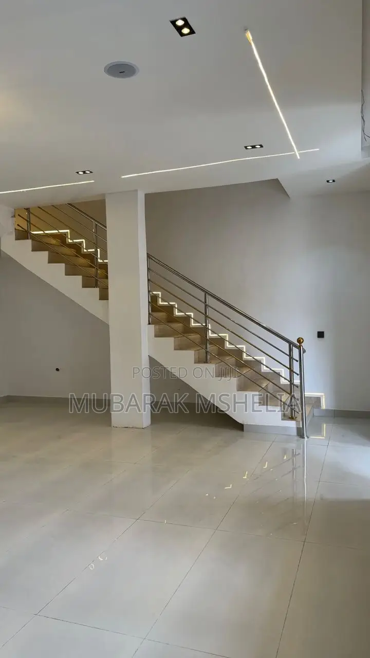 4bdrm Duplex in Camp David, Karsana for sale in Karsana