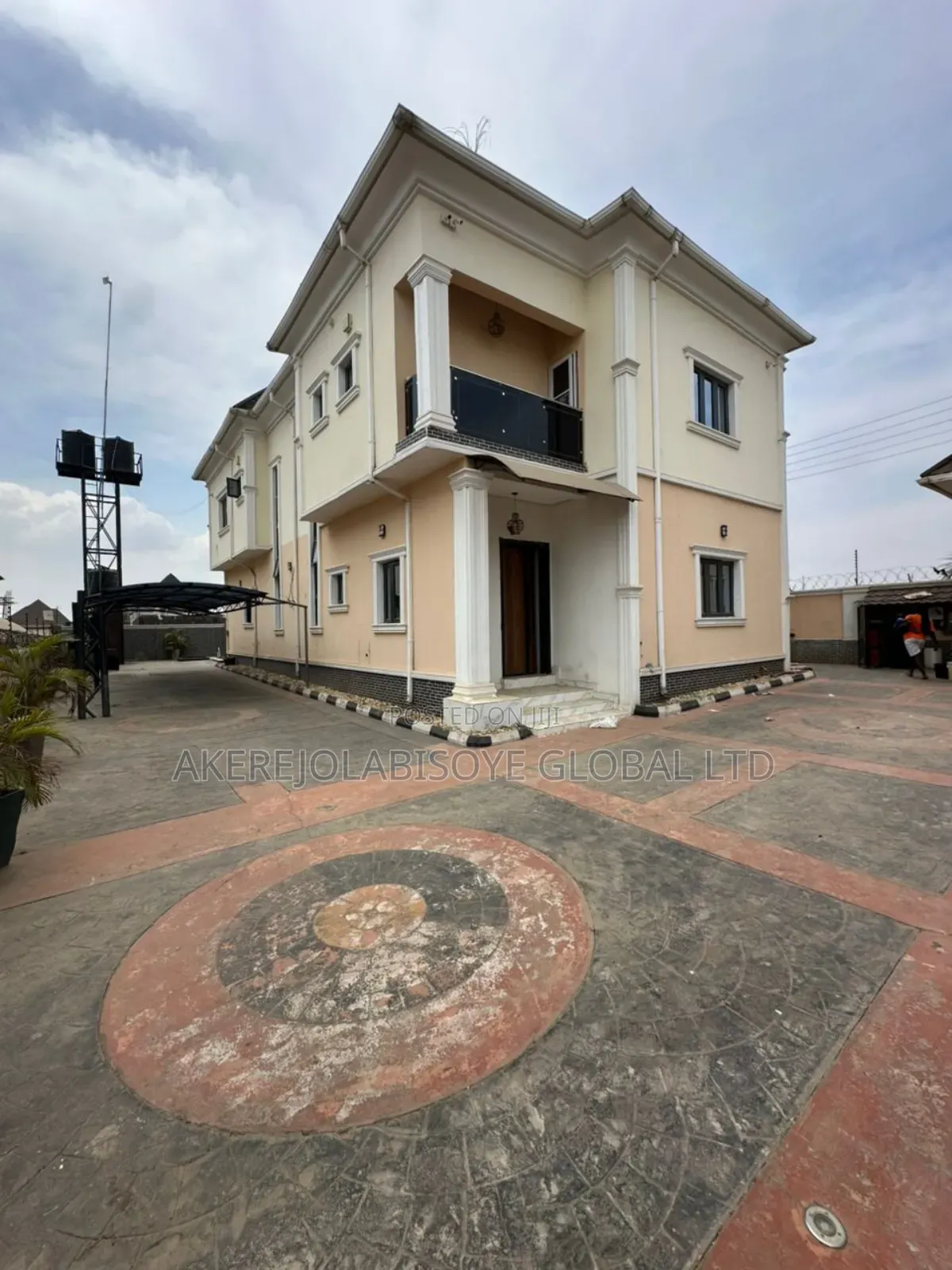 4bdrm Duplex in In An Estate for rent in Gwarinpa
