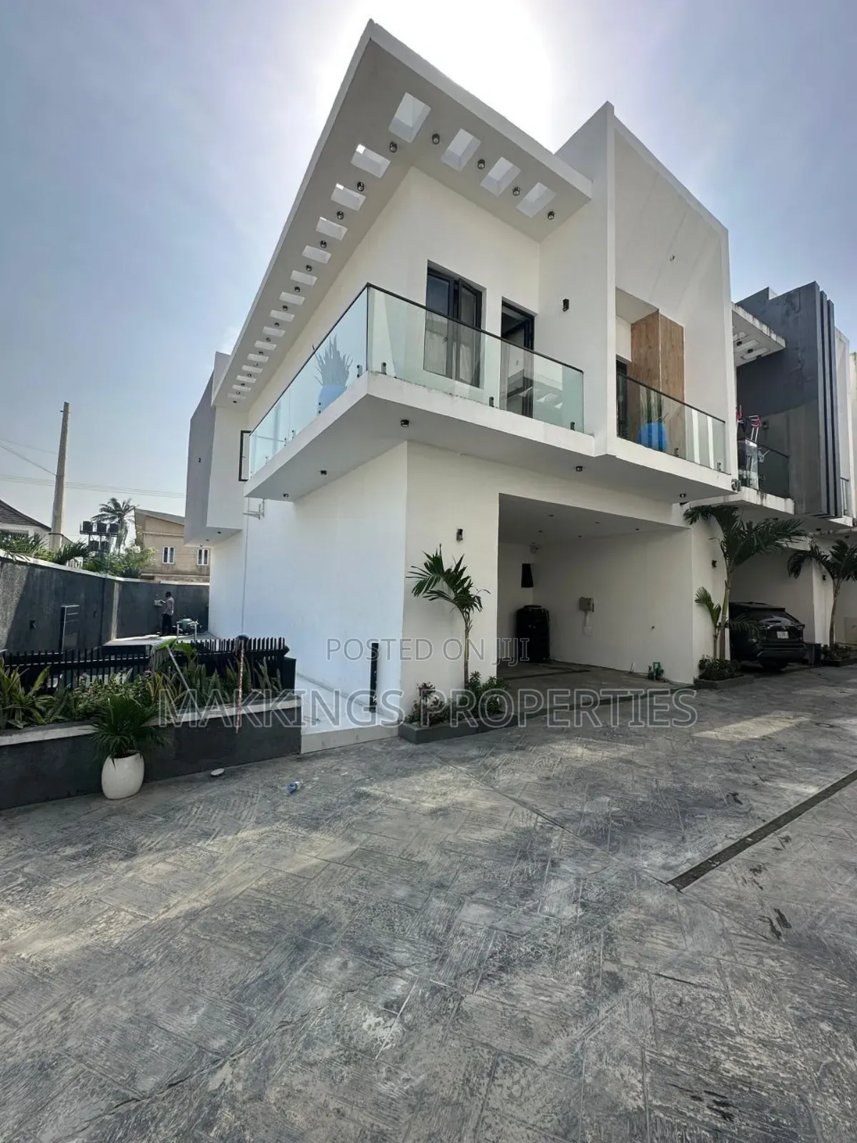 4bdrm Duplex in Chevron for sale in Chevron