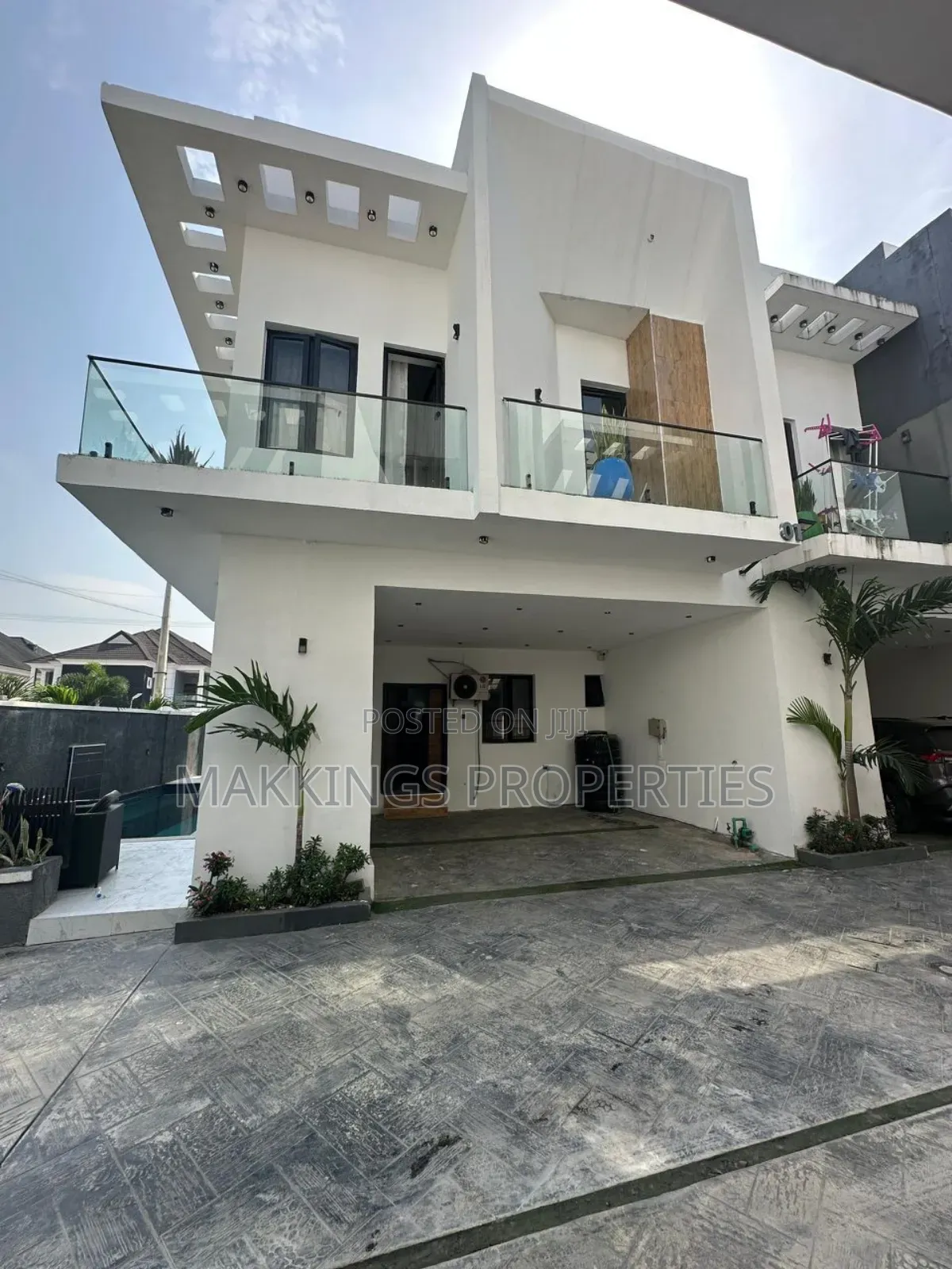 4bdrm Duplex in Chevron for sale in Chevron