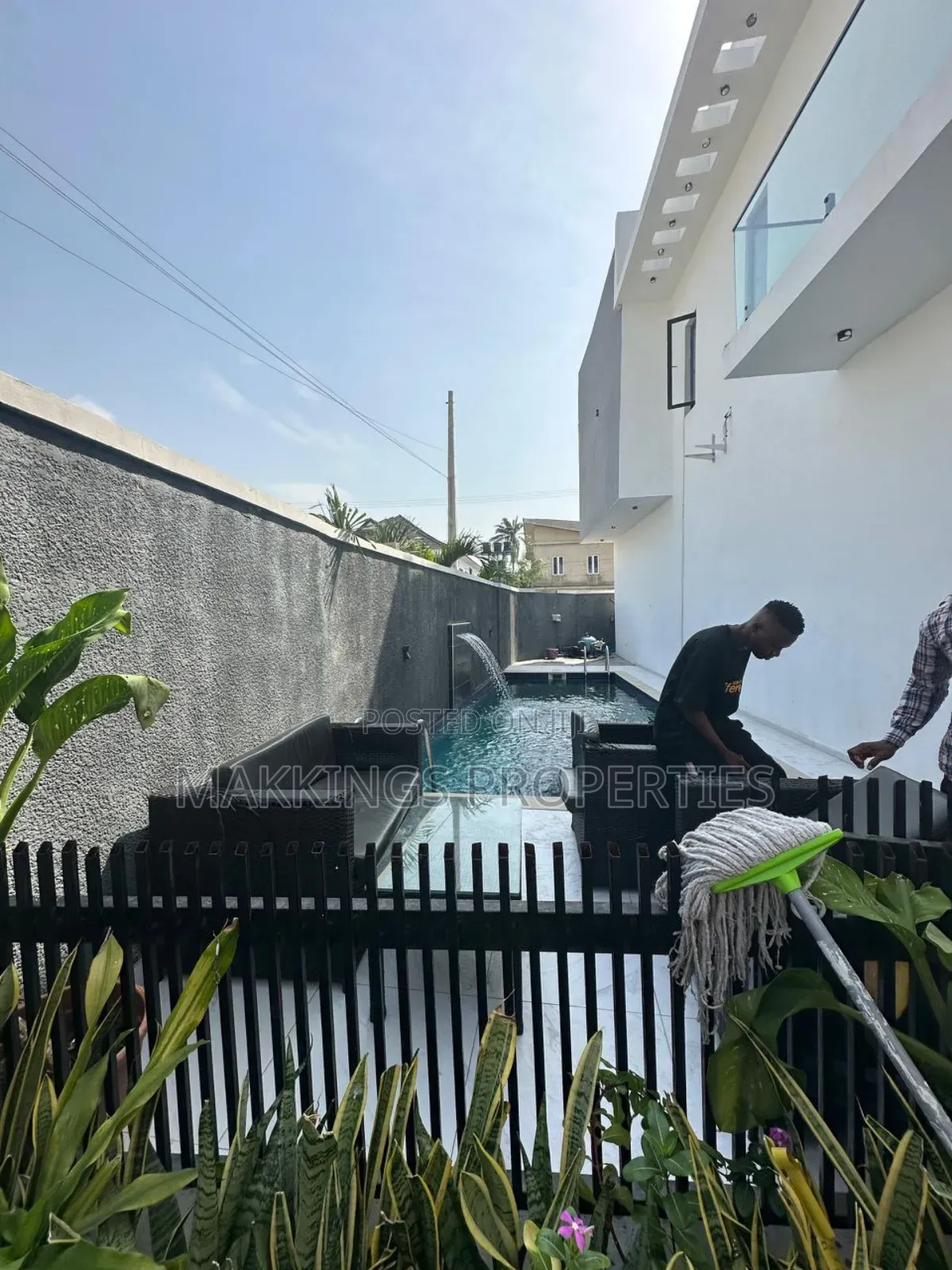 4bdrm Duplex in Chevron for sale in Chevron