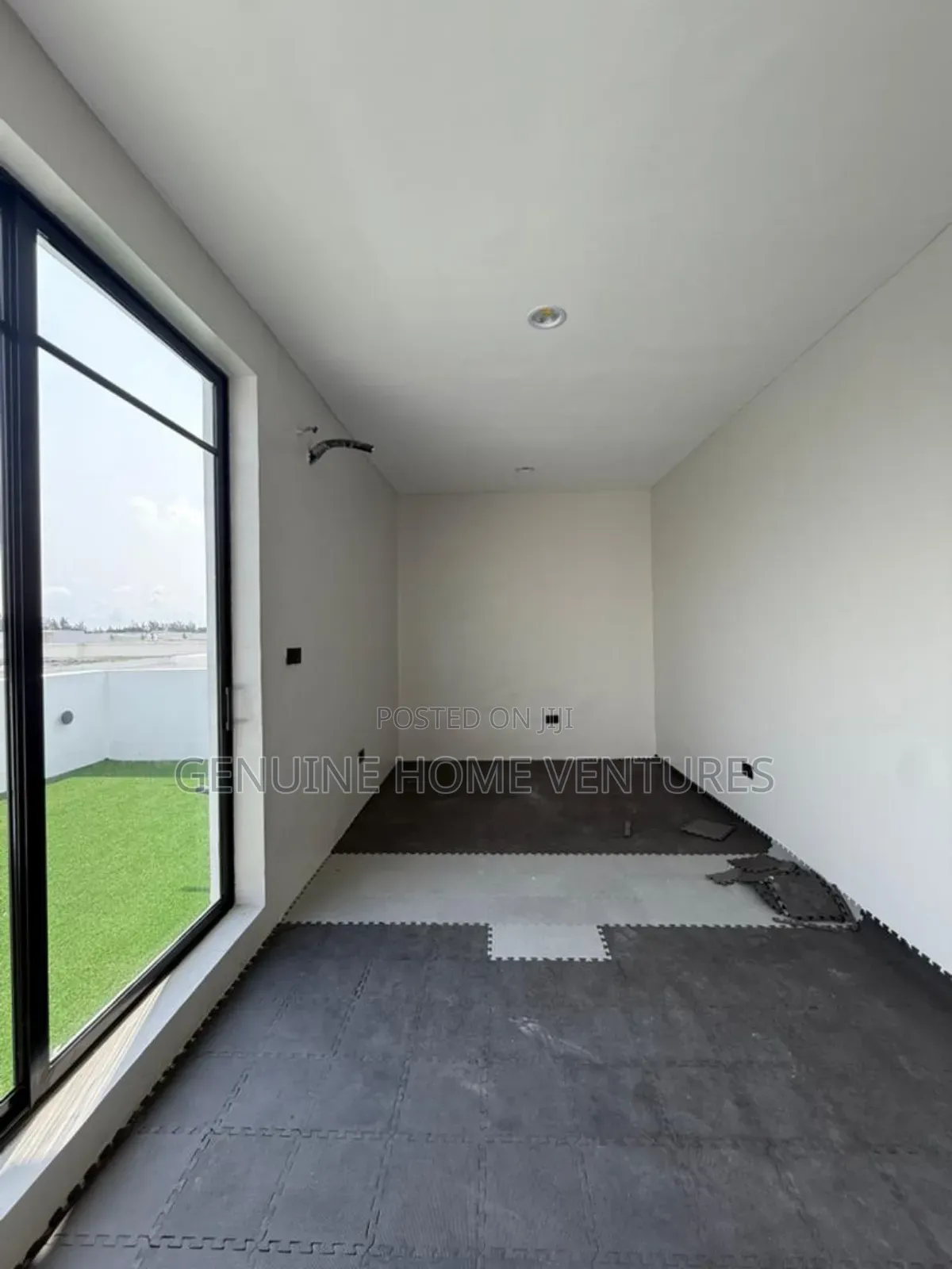 5bdrm Duplex in Orchid Via Chevron for sale in Chevron