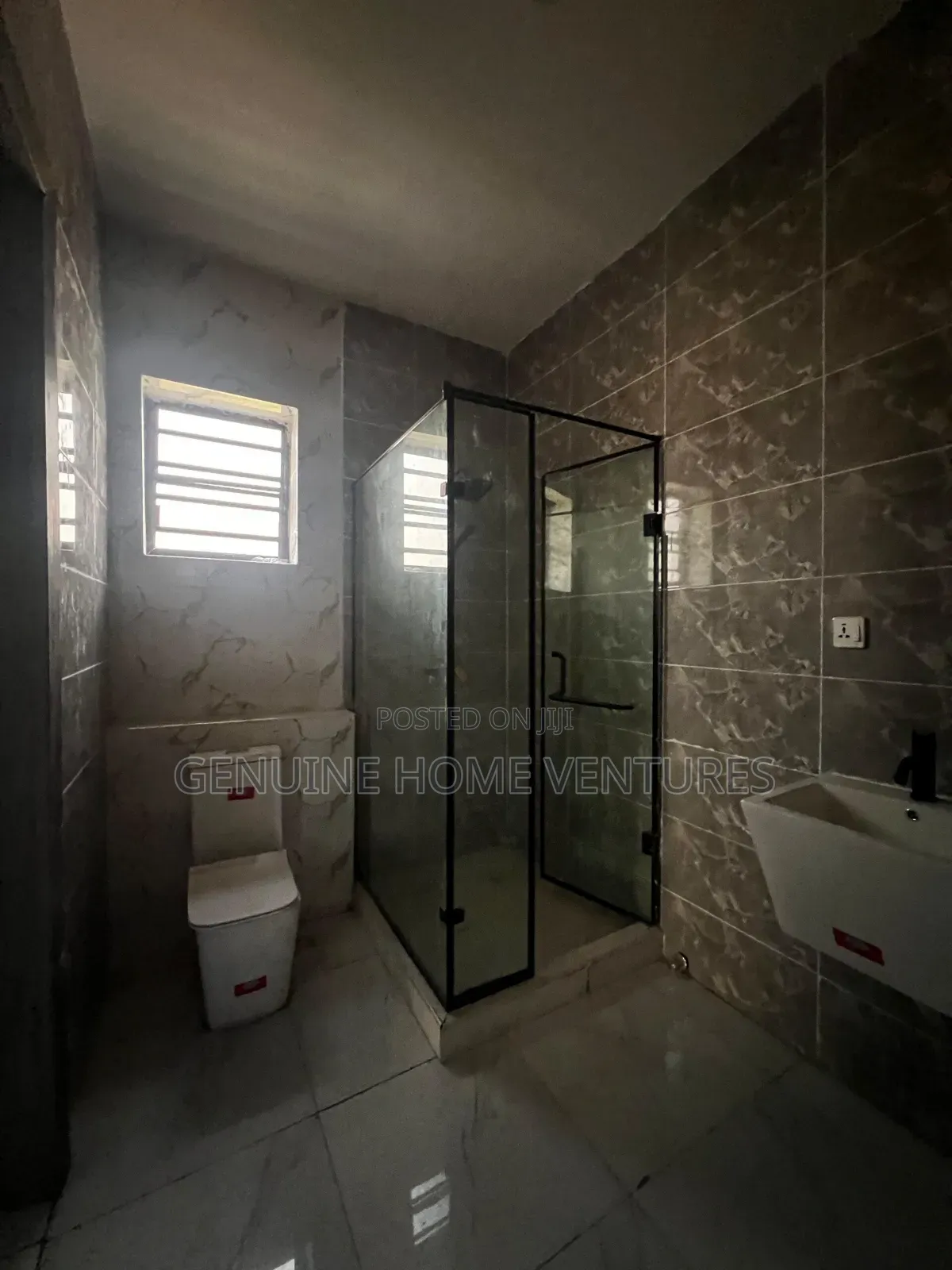 5bdrm Duplex in Ikate for sale in Ikate