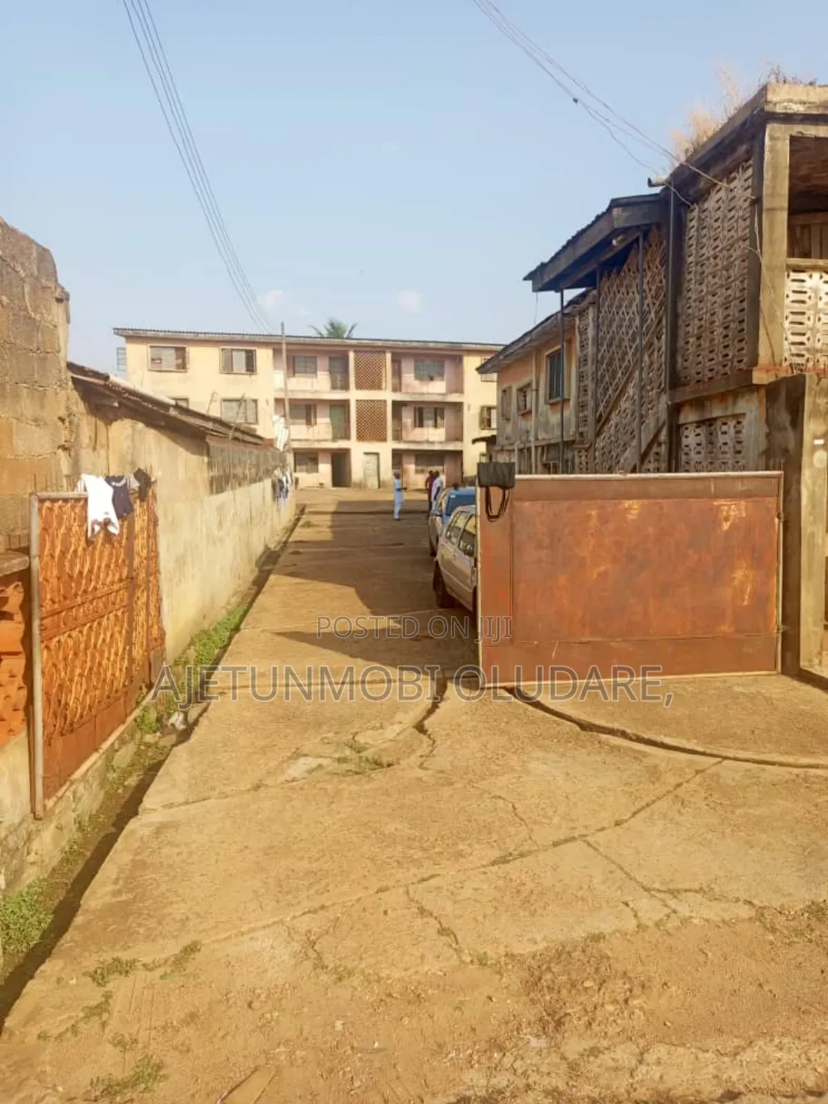 16bdrm Block of Flats in Isinkan Arakale Road for sale in Akure