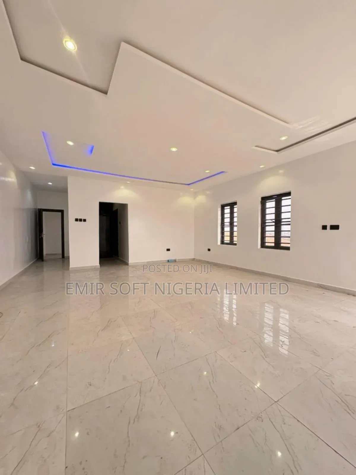 5bdrm Duplex in Oluyole for sale in Oluyole