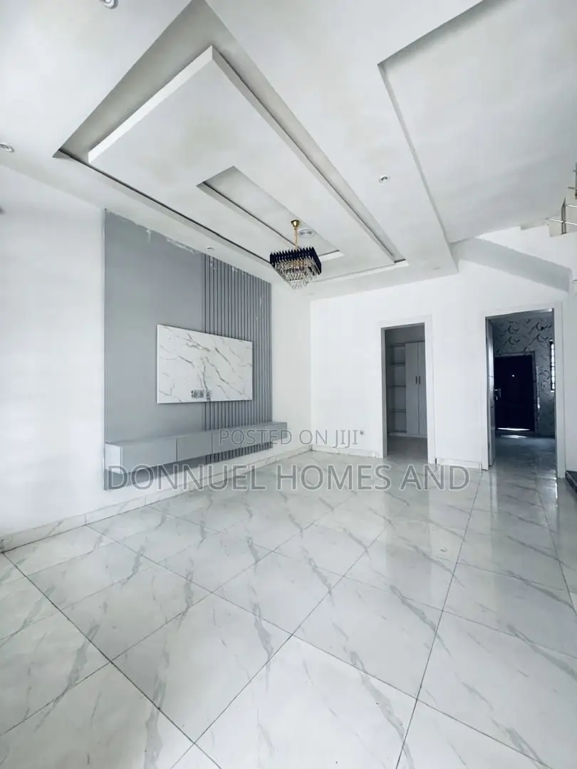 4bdrm Townhouse / Terrace in Ikota for rent in Ikota
