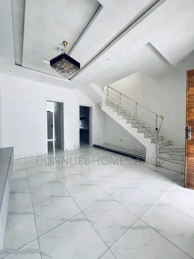4bdrm Townhouse / Terrace in Ikota for rent in Ikota