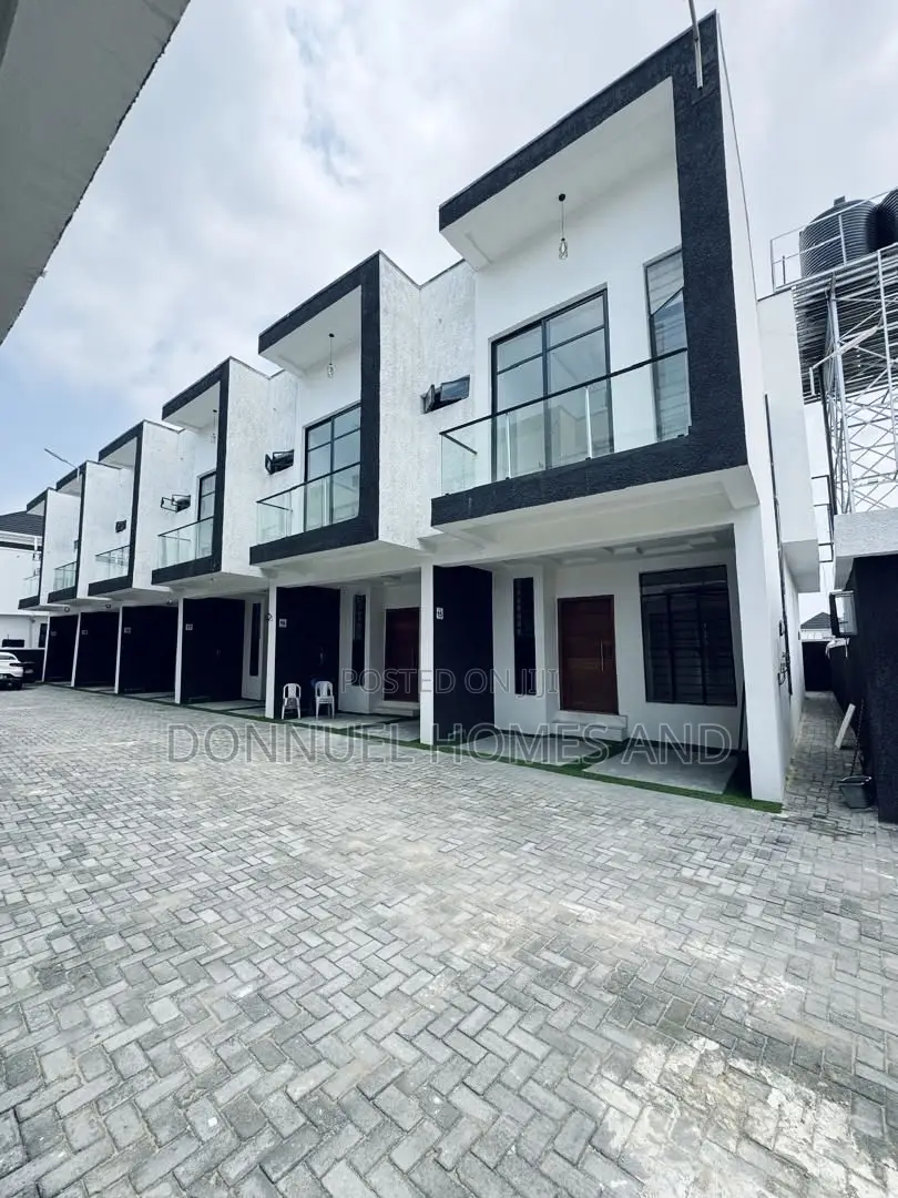 4bdrm Townhouse / Terrace in Ikota for rent in Ikota
