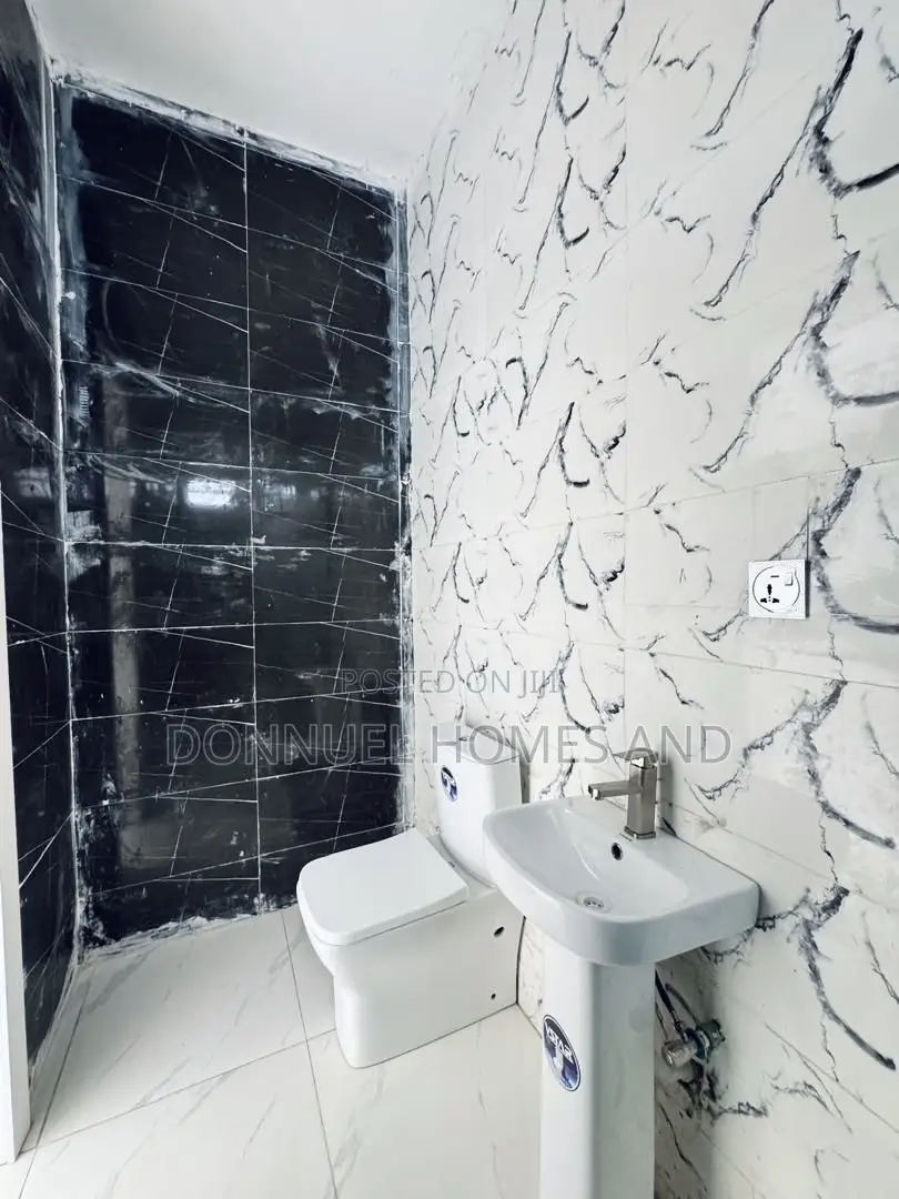 4bdrm Townhouse / Terrace in Ikota for rent in Ikota