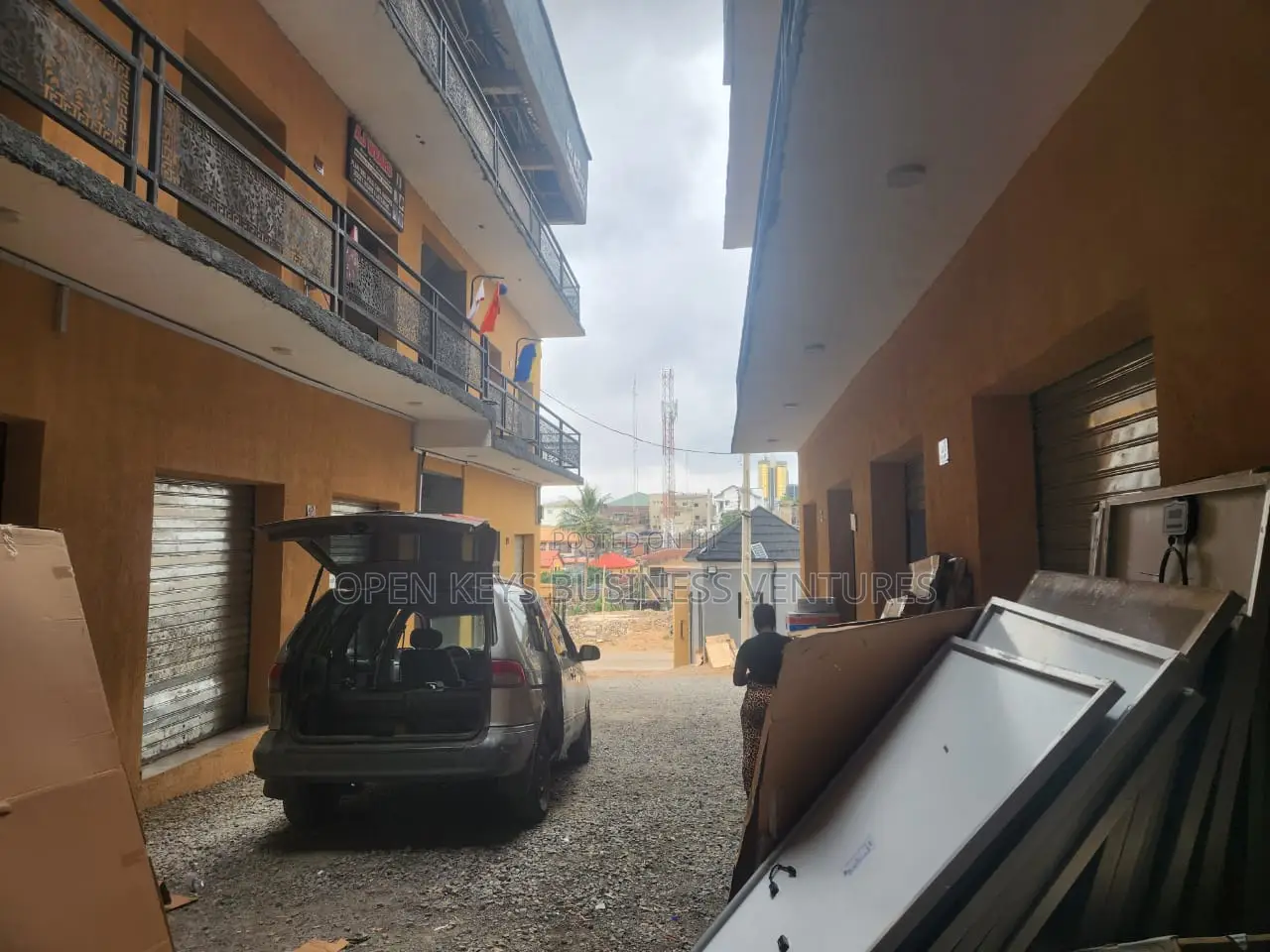 Units of Shops and Office Spaces in a Lucrative Area in Dugbe (Onireke)