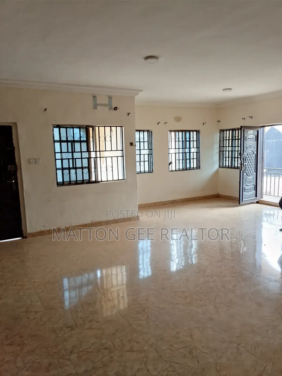 Furnished 3bdrm Block of Flats in Oreyo, Igbogbo for rent in Igbogbo
