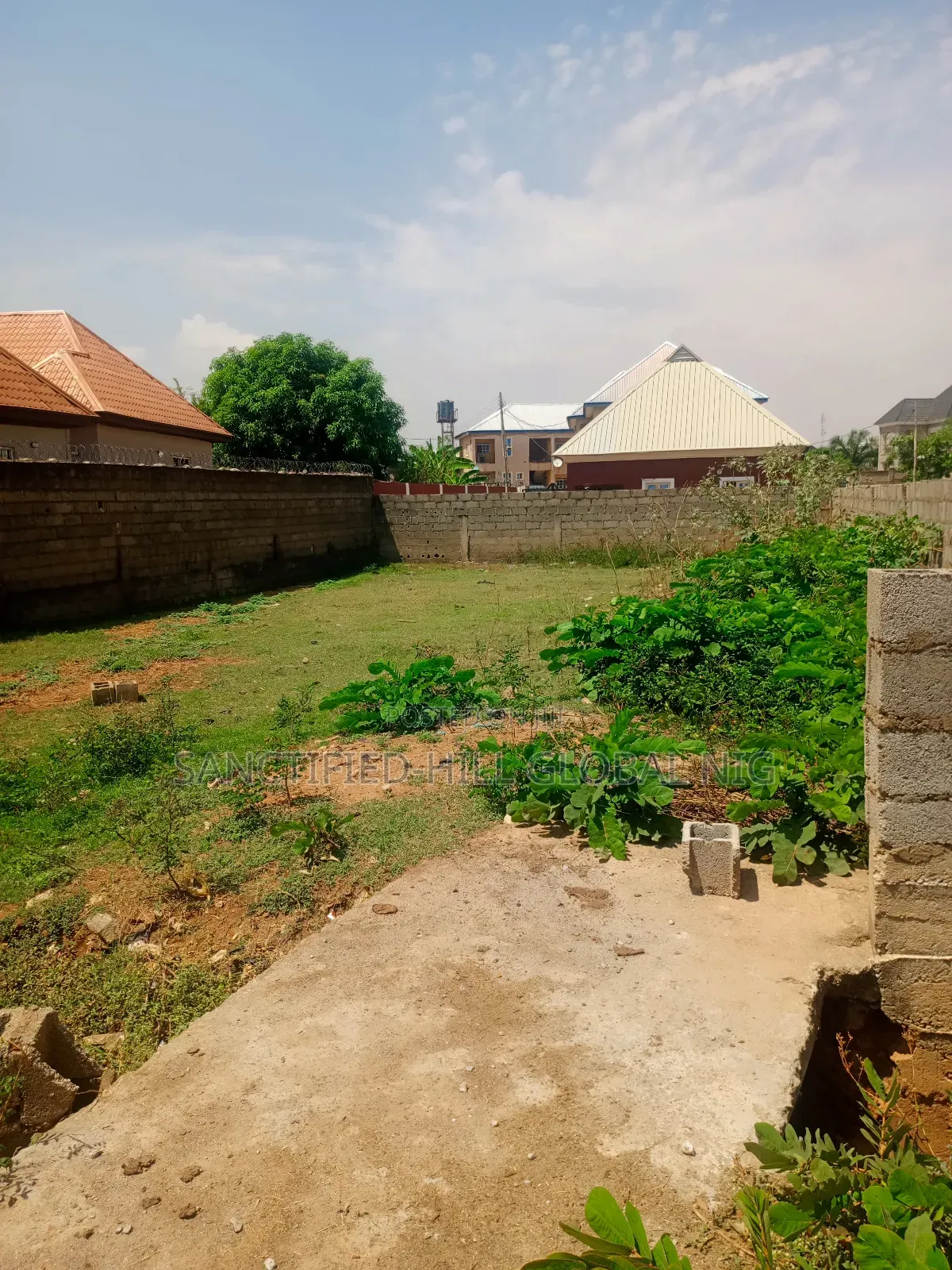 500sqm Land for Sale, Cofo at City College in Karu
