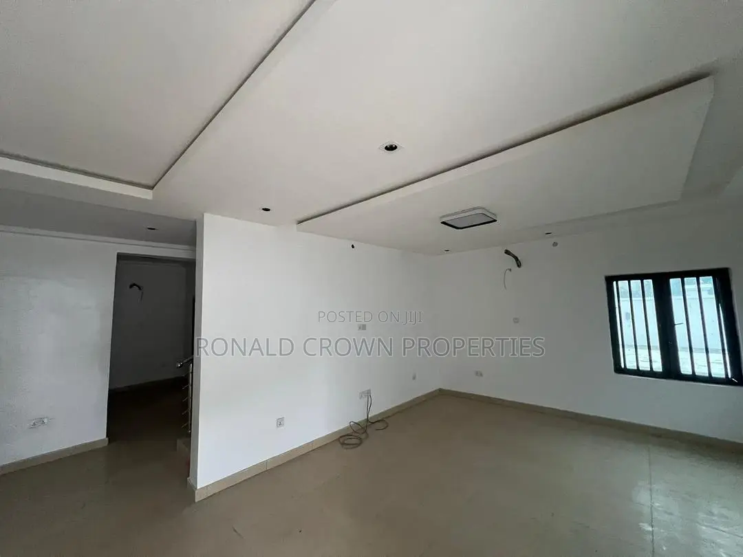 3bdrm Duplex in Lekki Phase 1 for rent in Lekki Phase 1