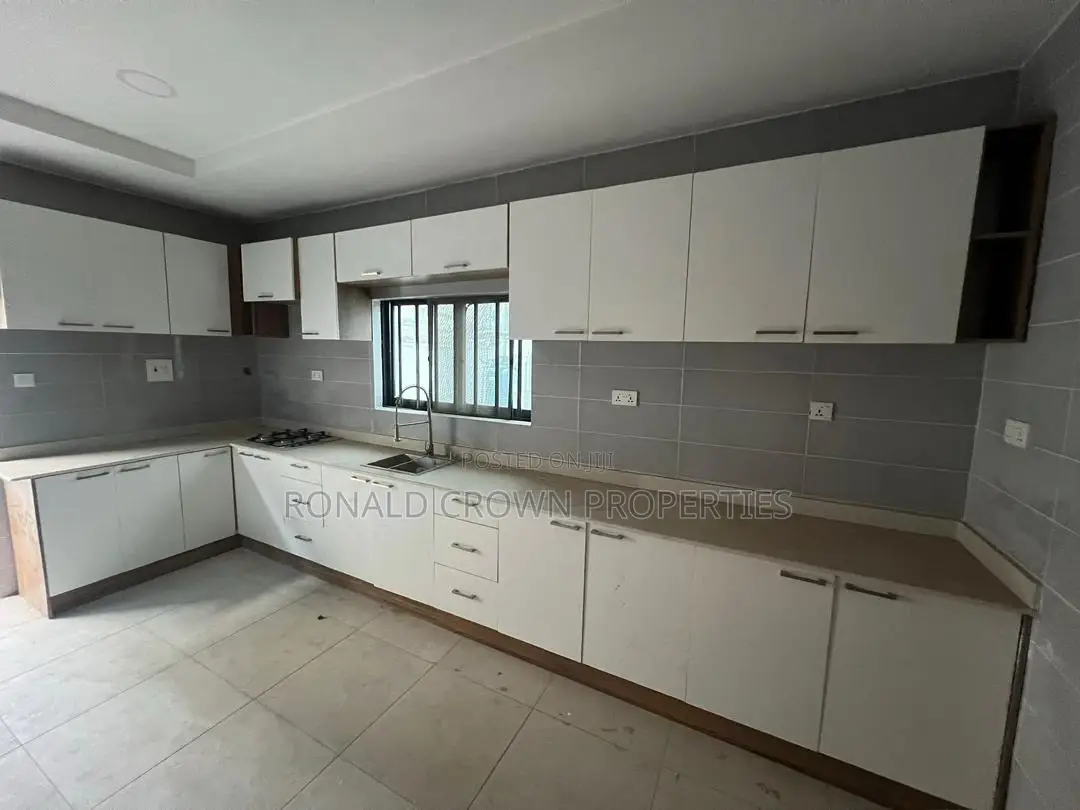 3bdrm Duplex in Lekki Phase 1 for rent in Lekki Phase 1