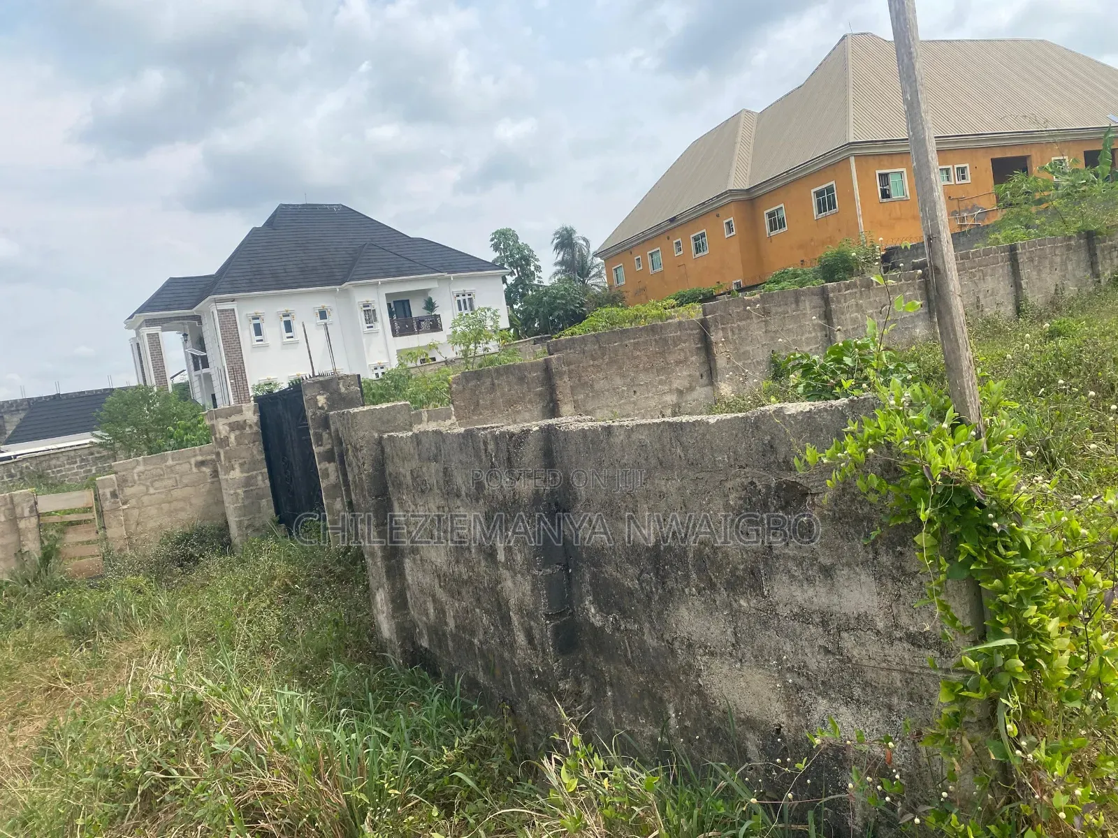 Distress Sale: Fenced Gated Plot in Amakanma Federal Housing Umuahia in Umuahia