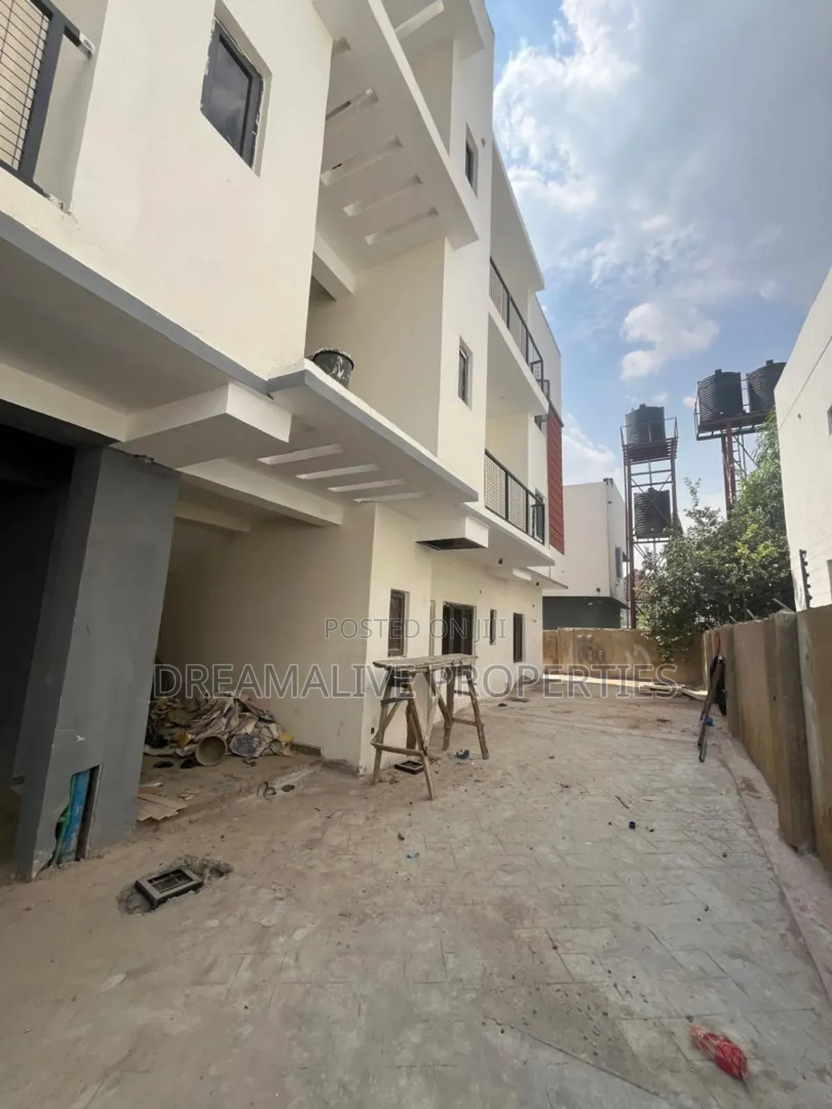 3bdrm Apartment in An Estate, Dawaki for rent in Dawaki