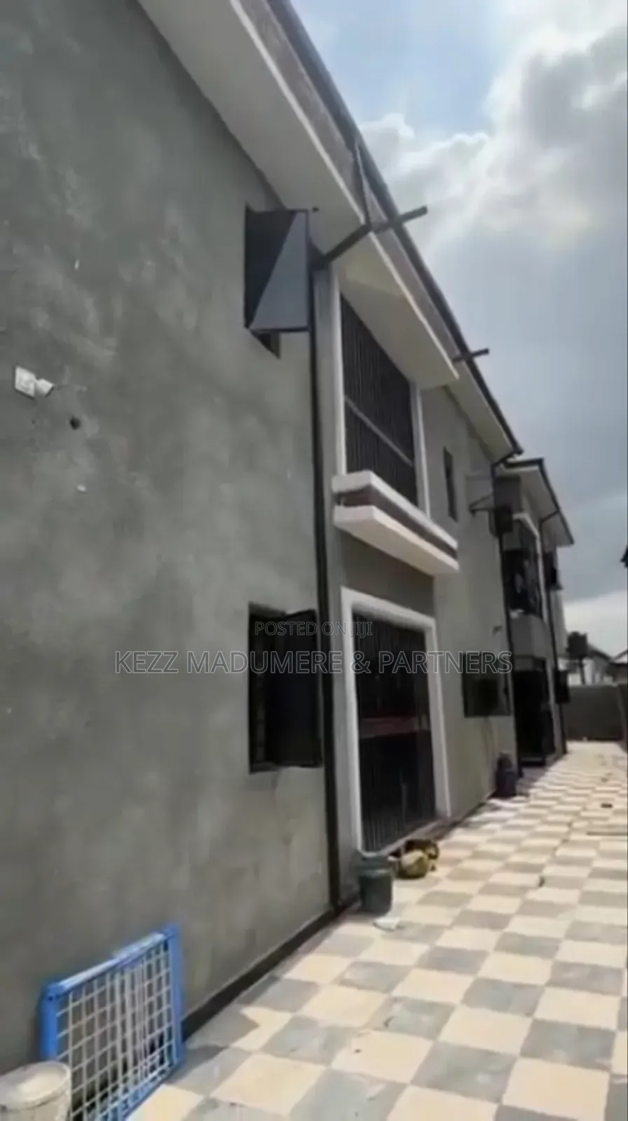 5bdrm Duplex in Refinery Road , for sale in Warri