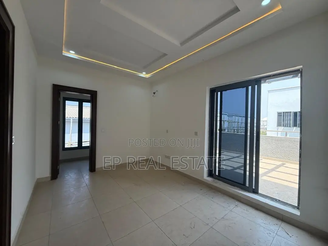5bdrm Duplex in Wuye for sale in Wuye
