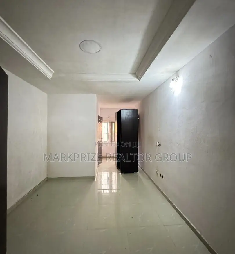 4bdrm Duplex in Surulere Lagos for sale in Surulere